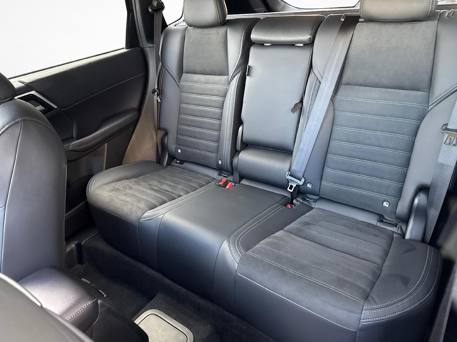 MITSUBISHI Outlander 2.4 PHEV Invite 4x4-image-10