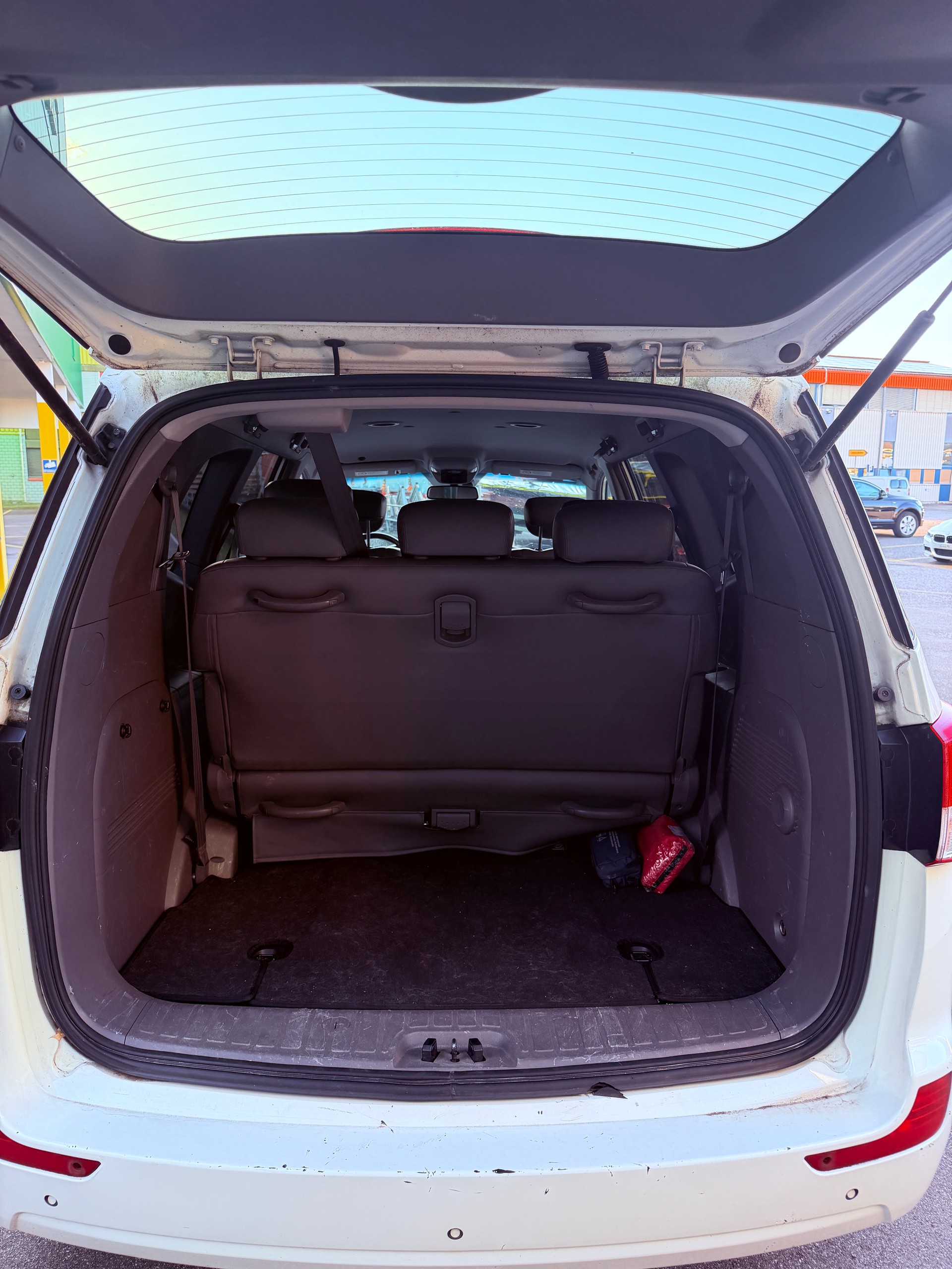 KGM-SsangYong Rodius SV200 e-XDi Sapphire 4WD E-Tronic-image-15