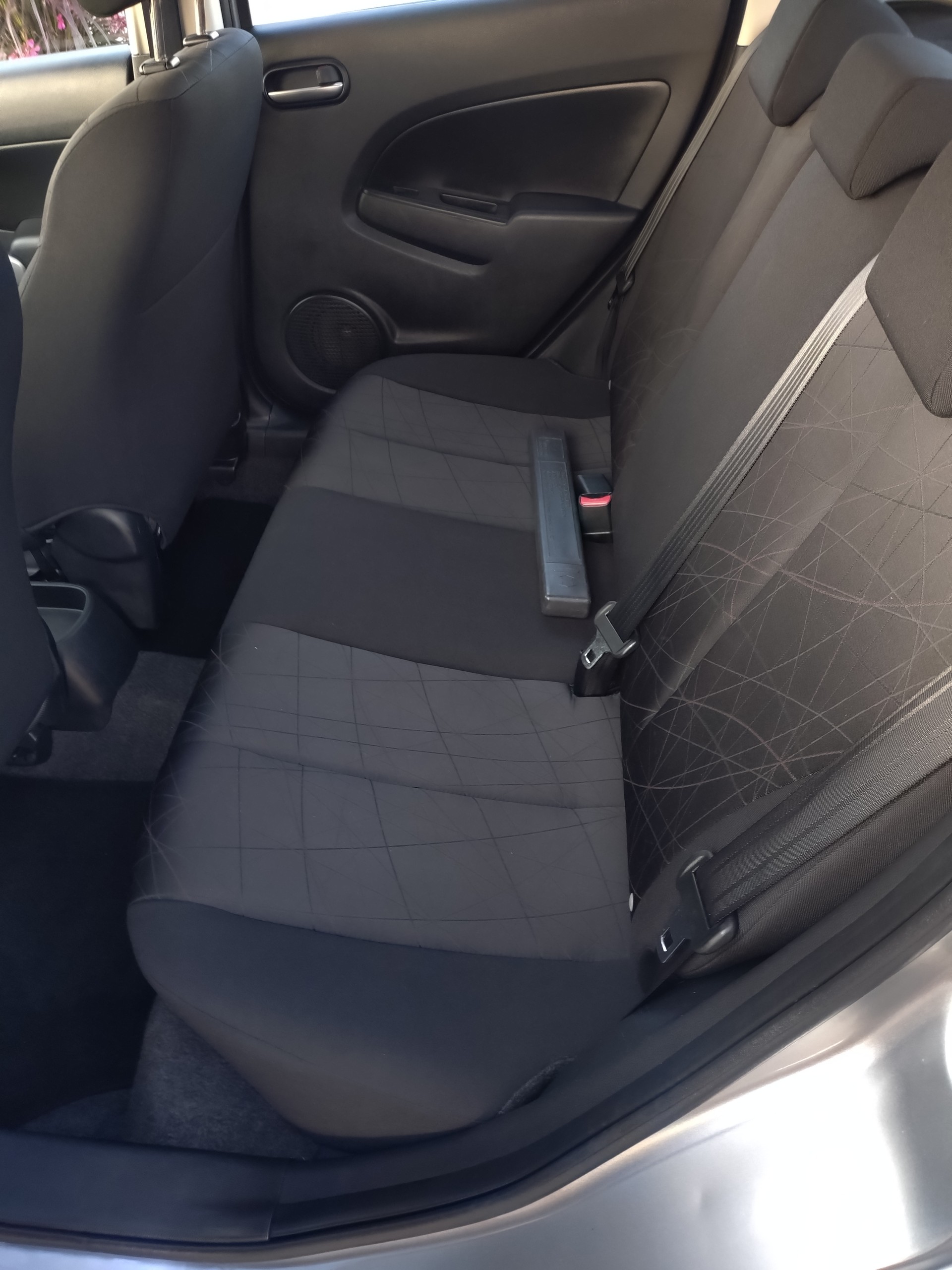 MAZDA 2 1.3i 16V Exclusive-image-12