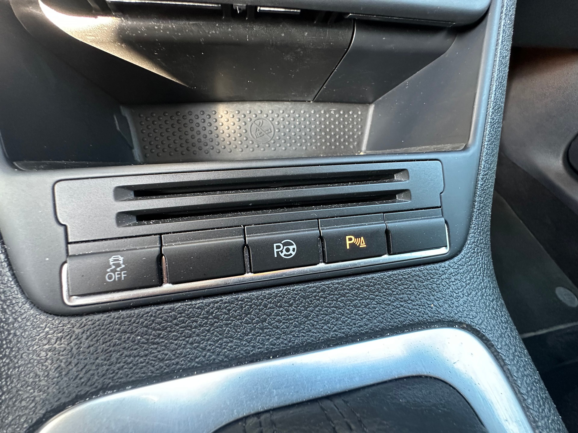 VW Tiguan 2.0 TSI Design 4Motion DSG-image-17