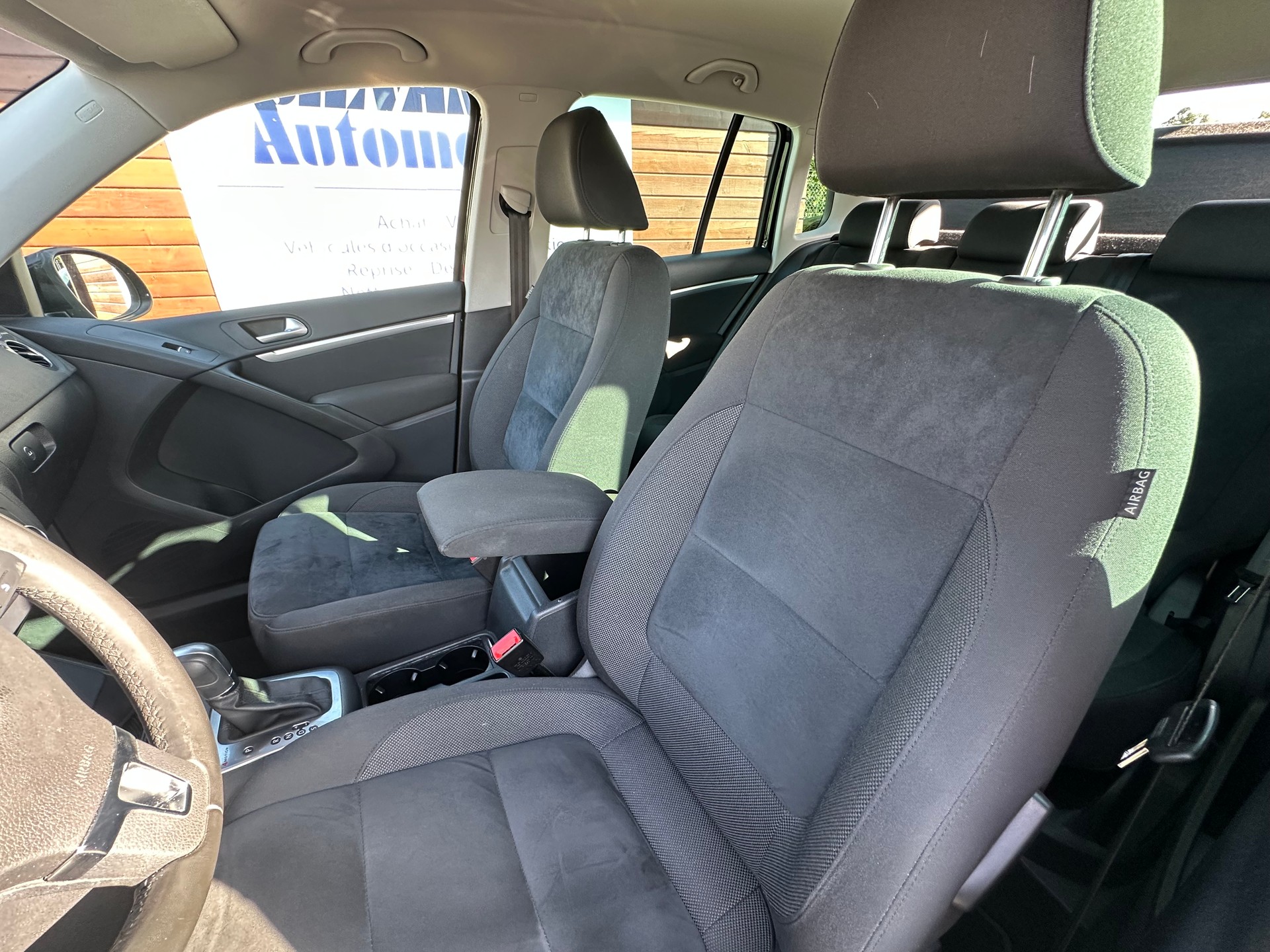 VW Tiguan 2.0 TSI Design 4Motion DSG-image-14