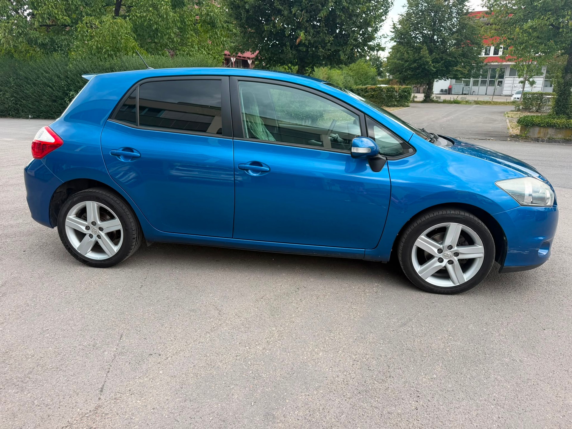 TOYOTA Auris 1.8 Linea Sol-image-4