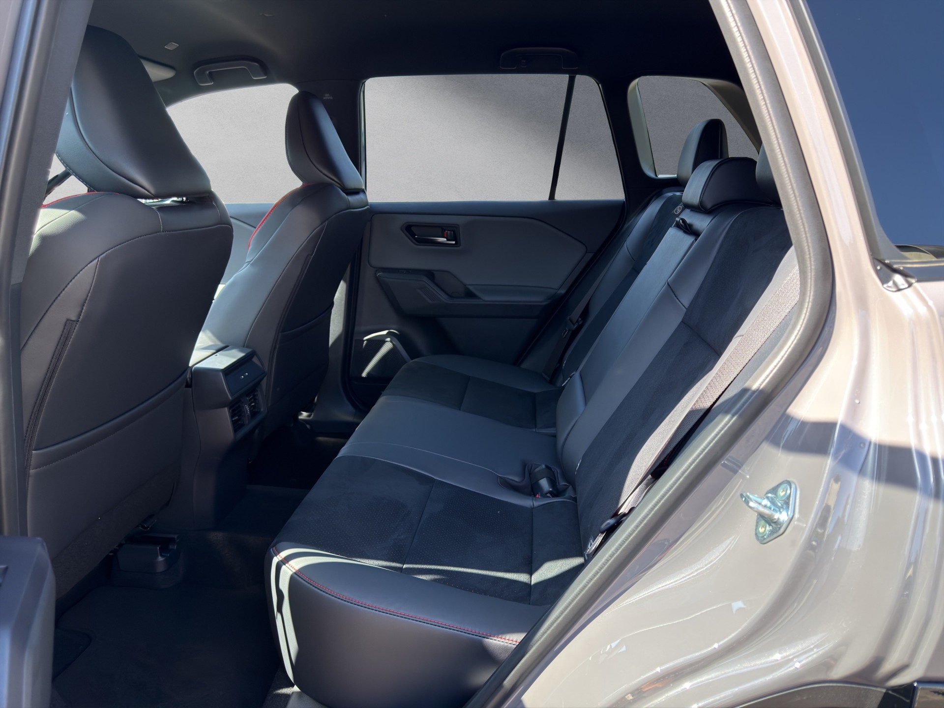 TOYOTA RAV4 2.5 Plug-In-Hybrid GR Sport-image-9