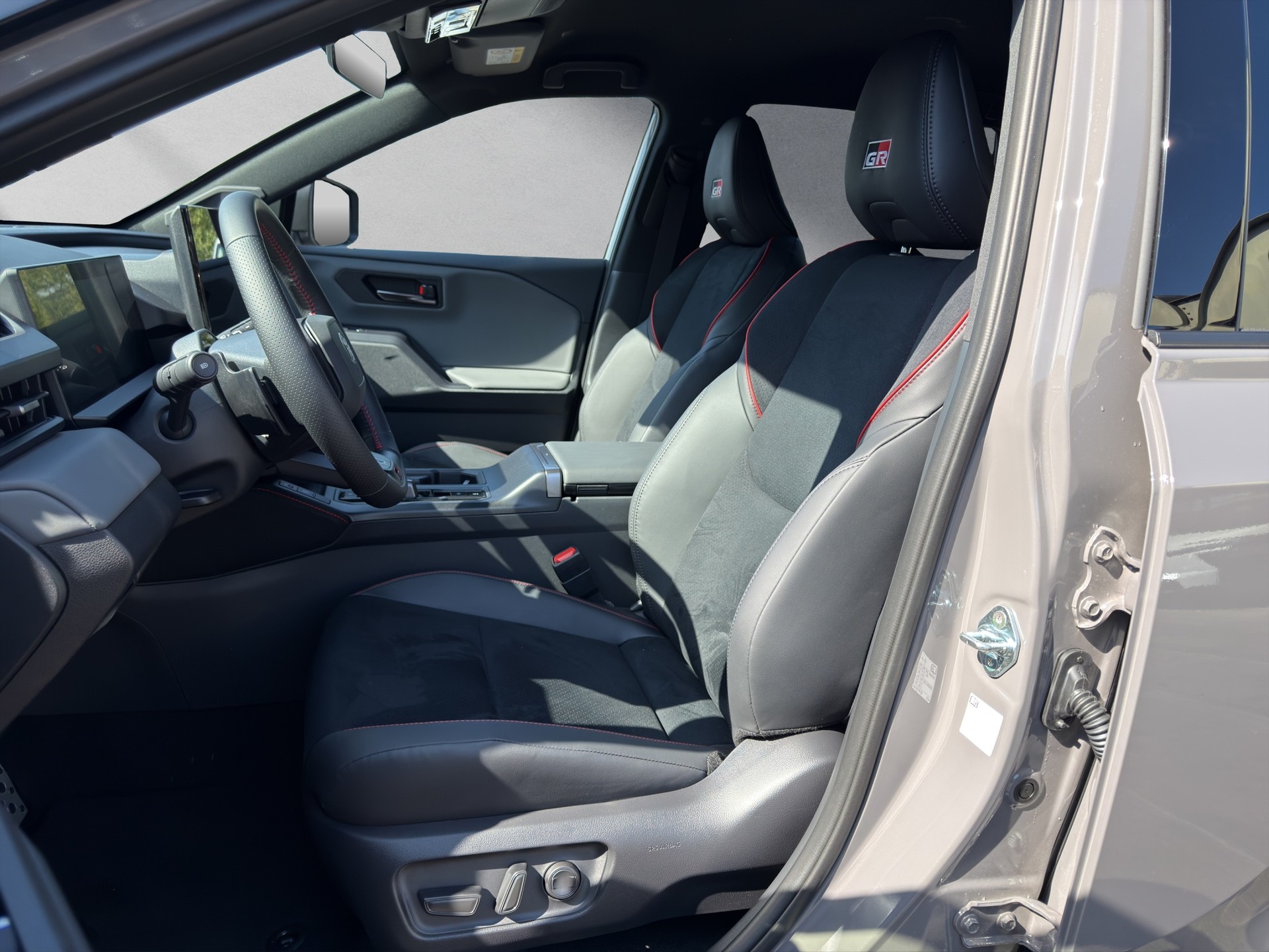 TOYOTA RAV4 2.5 Plug-In-Hybrid GR Sport-image-8
