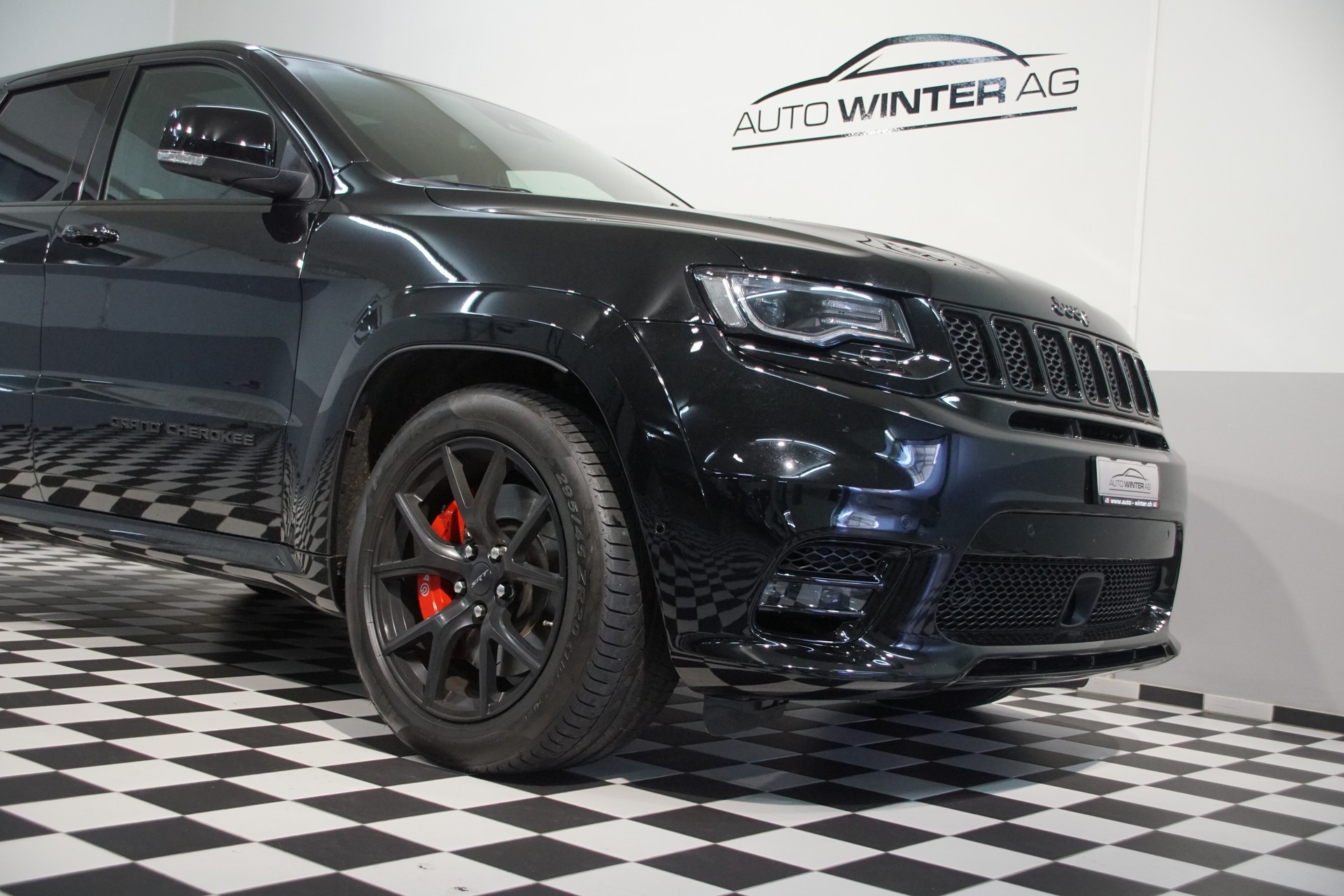 JEEP Grand Cherokee 6.4 V8 HEMI SRT8 Automatic-showroom-element-3