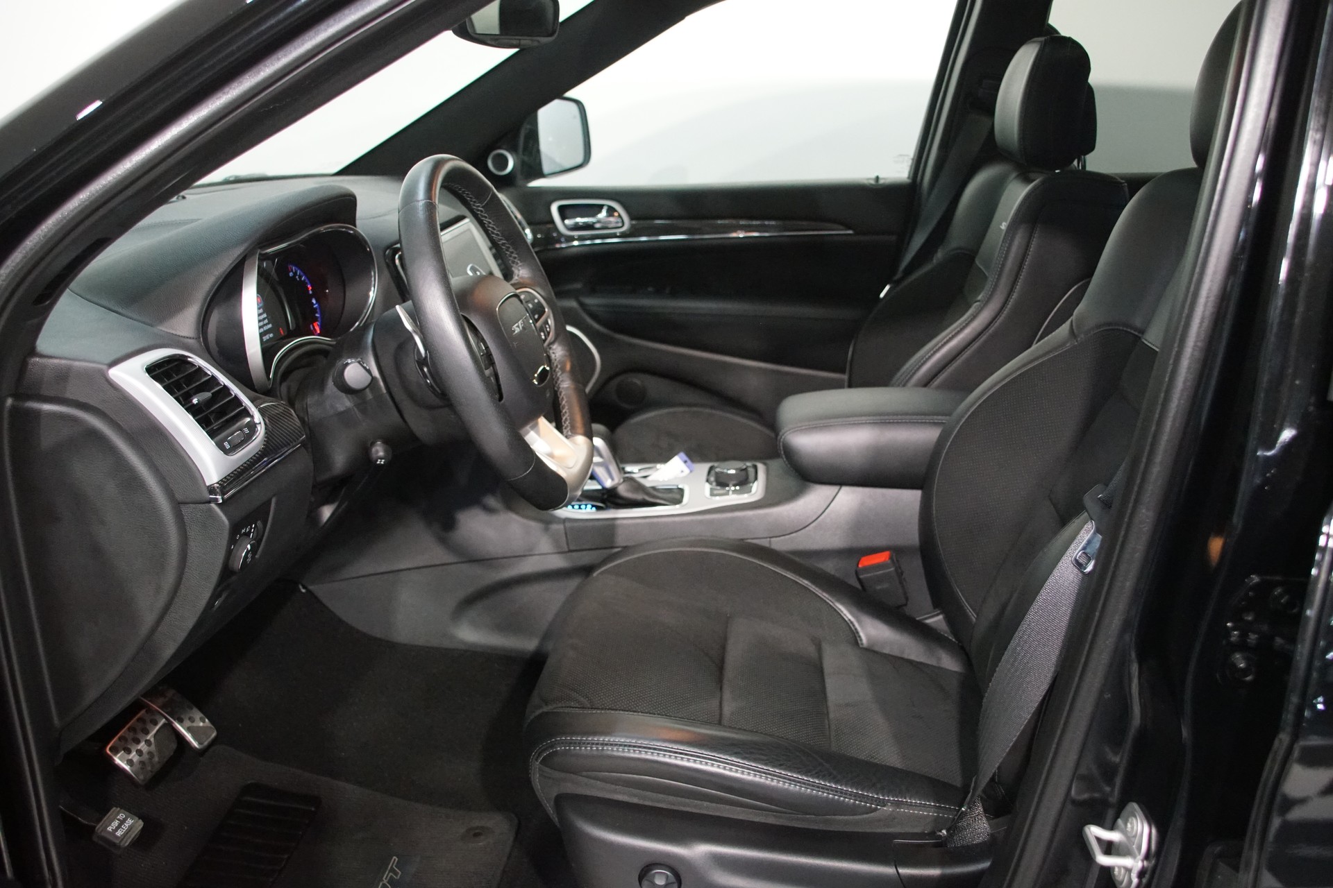 JEEP Grand Cherokee 6.4 V8 HEMI SRT8 Automatic-image-12