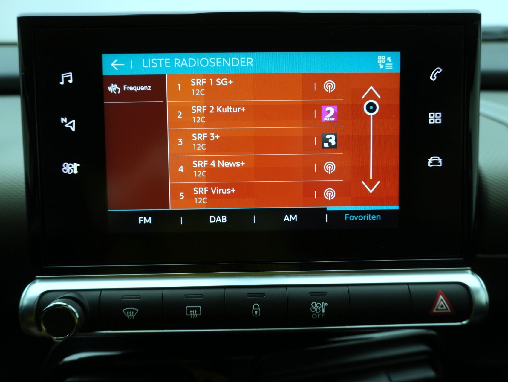 CITROEN C4 Cactus 1.2 PureTech Shine-image-17