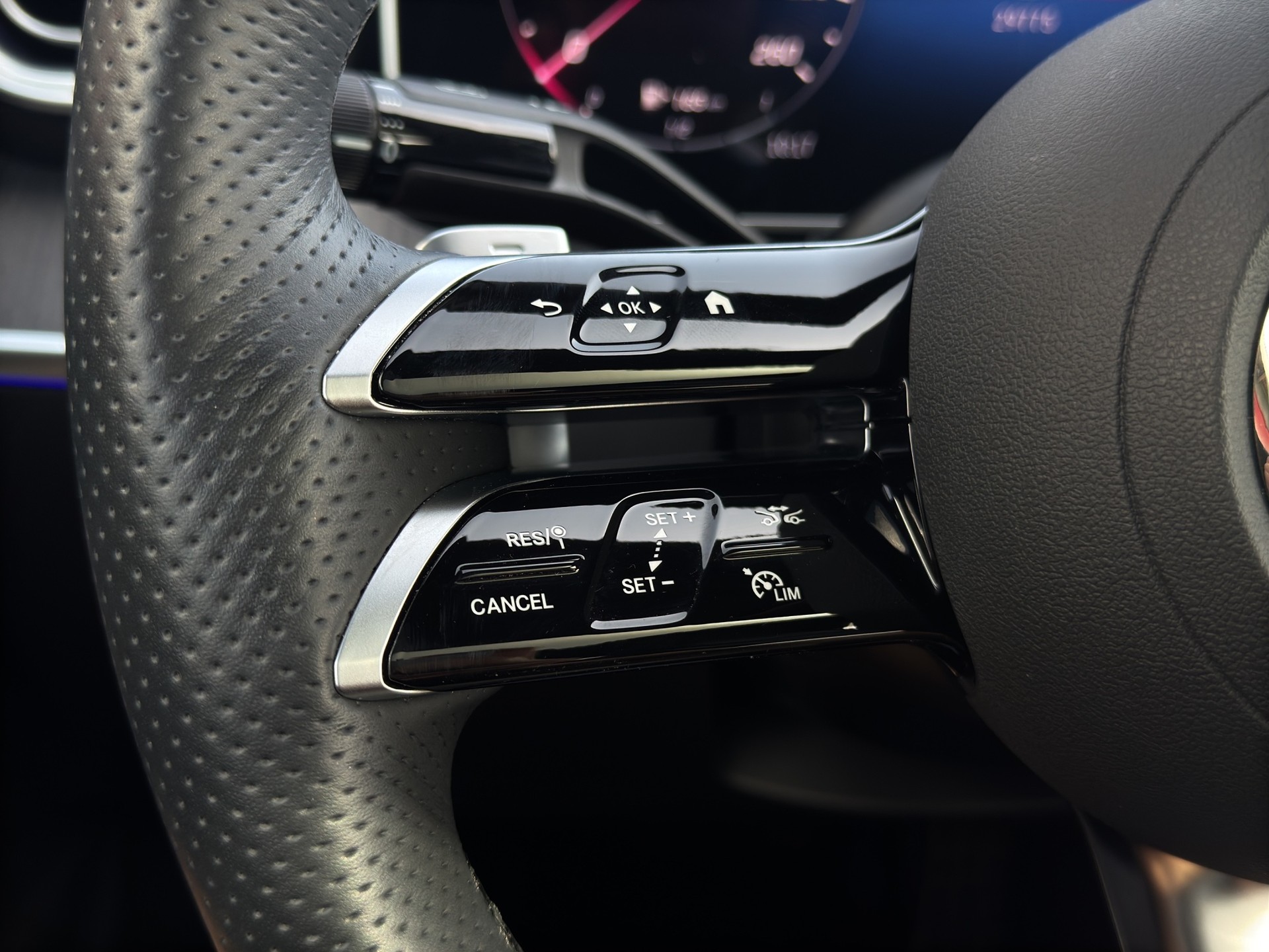 MERCEDES-BENZ CLE 200 AMG Line 4matic Coupé-image-21