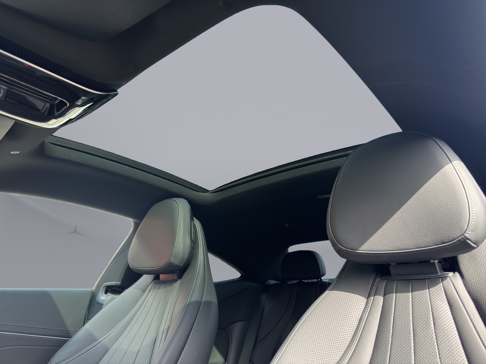 MERCEDES-BENZ CLE 200 AMG Line 4matic Coupé-image-19