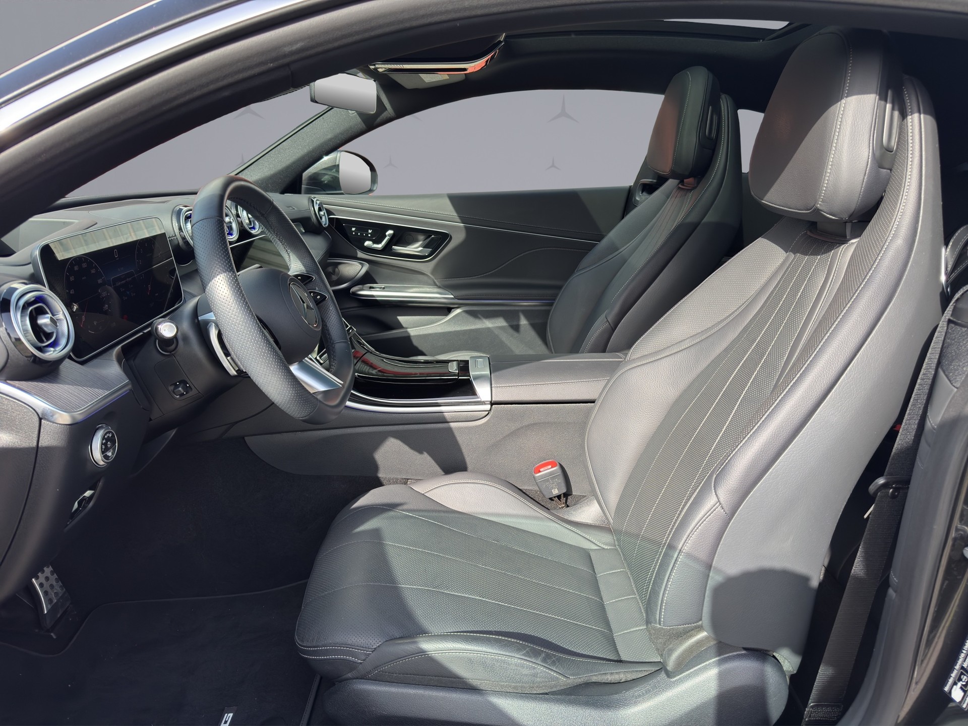 MERCEDES-BENZ CLE 200 AMG Line 4matic Coupé-image-9