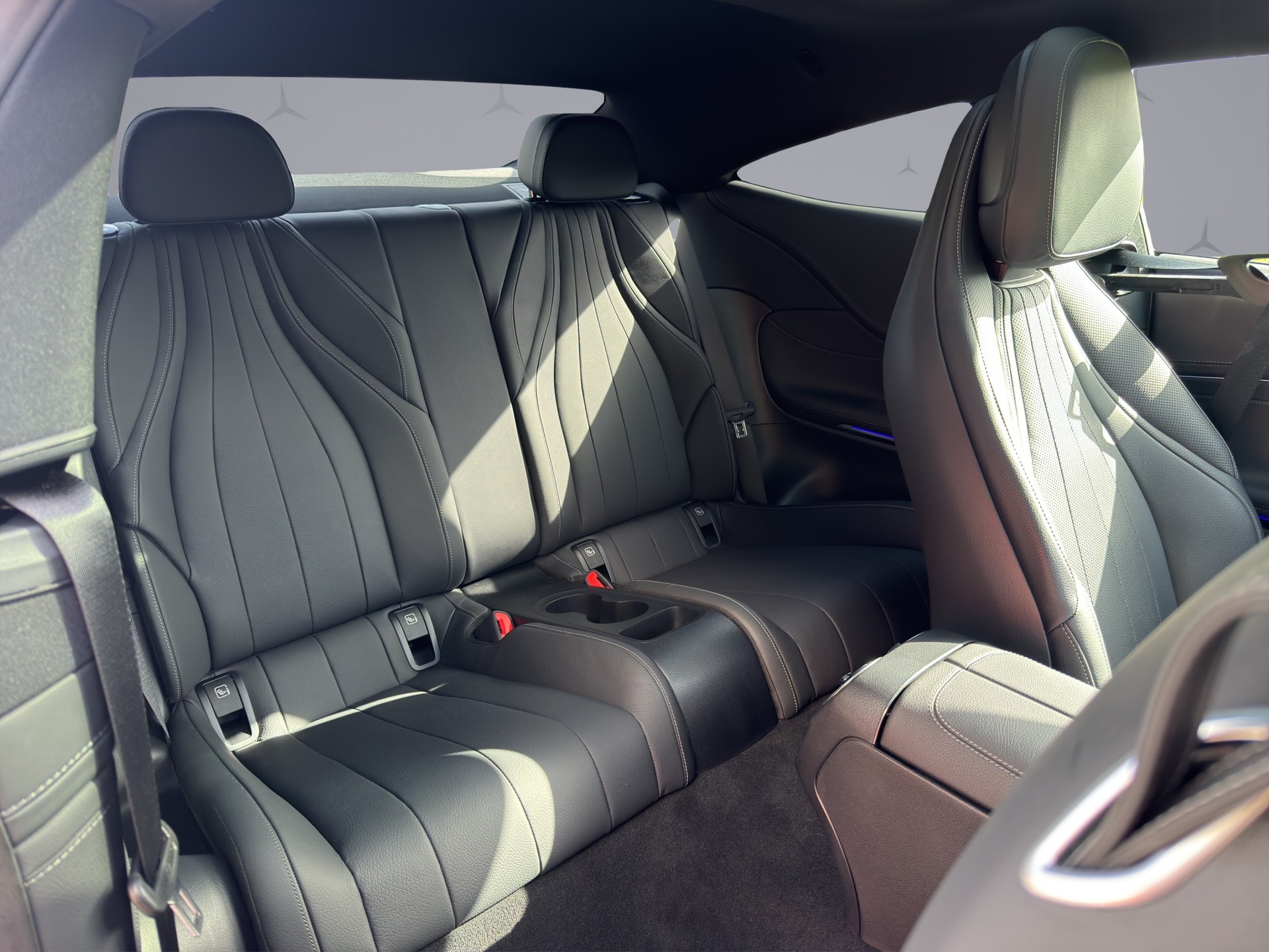 MERCEDES-BENZ CLE 200 AMG Line 4matic Coupé-image-17