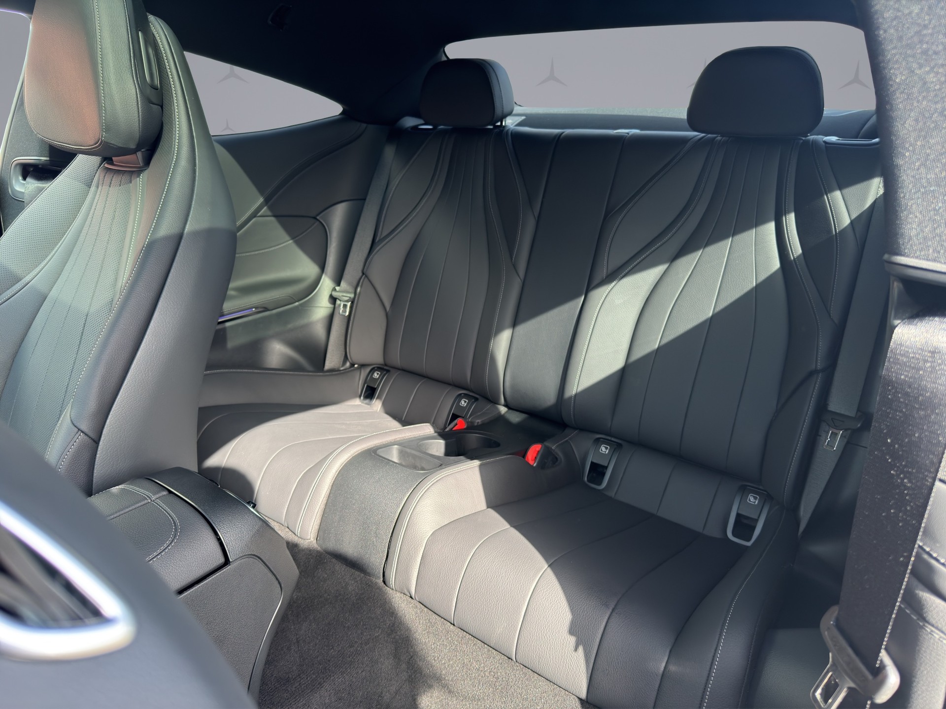 MERCEDES-BENZ CLE 200 AMG Line 4matic Coupé-image-12
