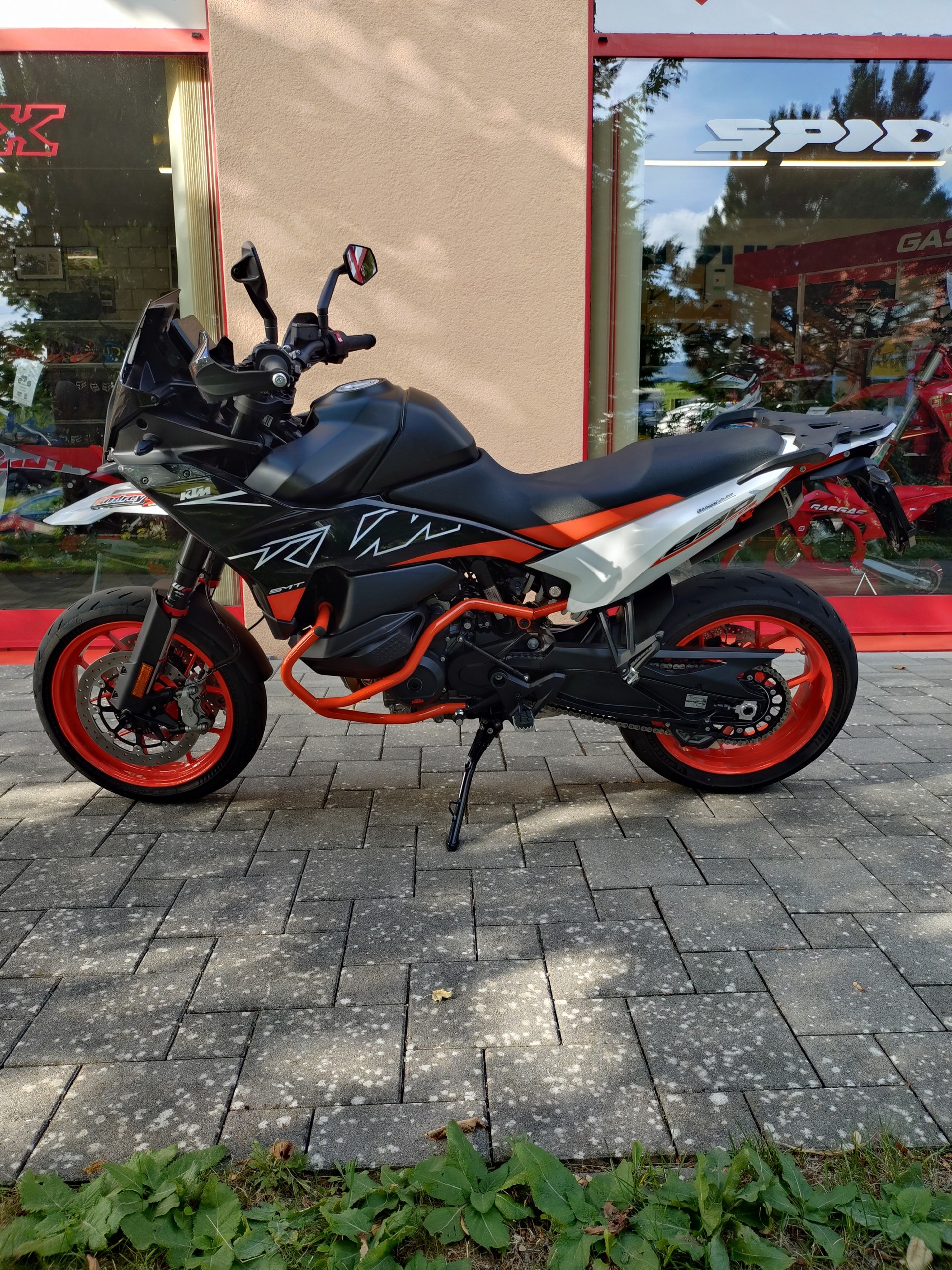 KTM 890 SMT-image-1