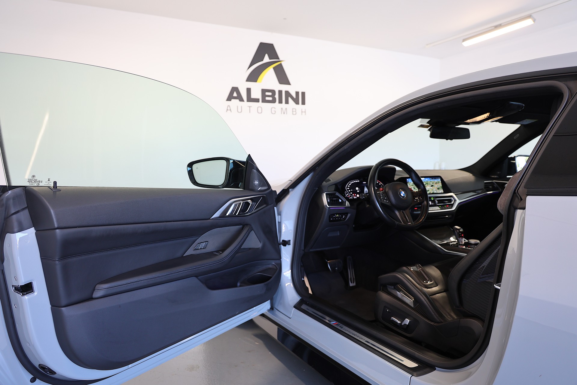 BMW M4 Competition Coupé *CH-Fahrzeug* *Voll-Carbon* *Schalensitze*-image-6