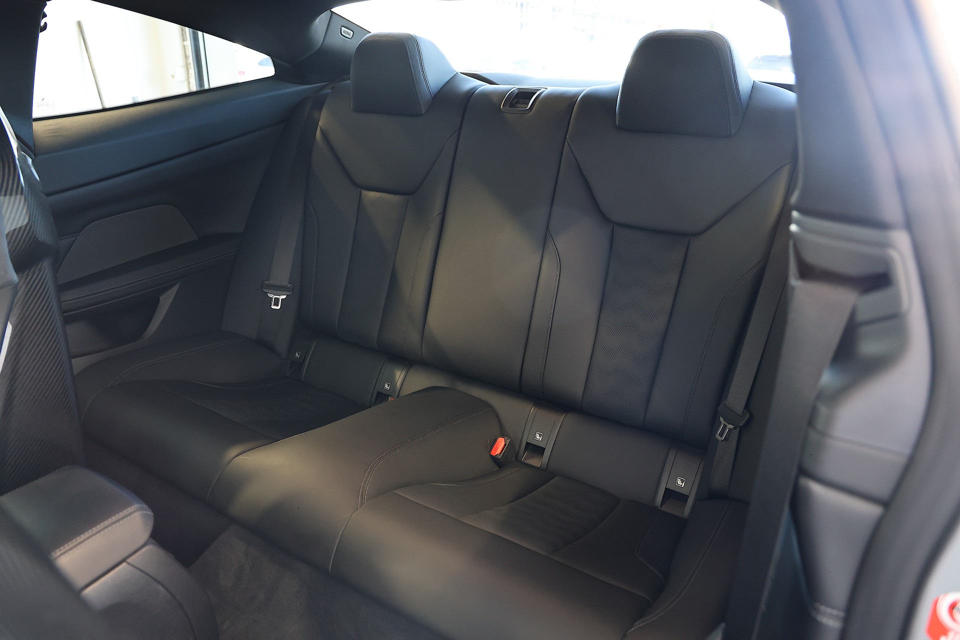 BMW M4 Competition Coupé *CH-Fahrzeug* *Voll-Carbon* *Schalensitze*-image-18