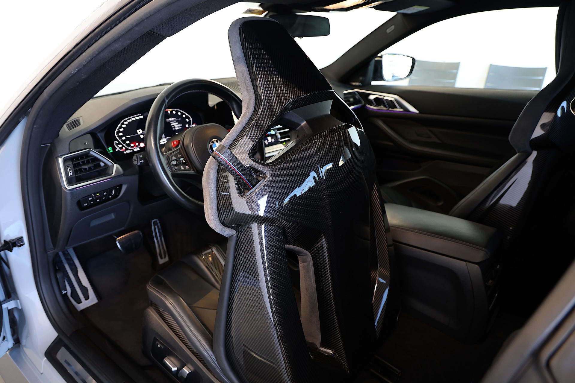 BMW M4 Competition Coupé *CH-Fahrzeug* *Voll-Carbon* *Schalensitze*-image-9