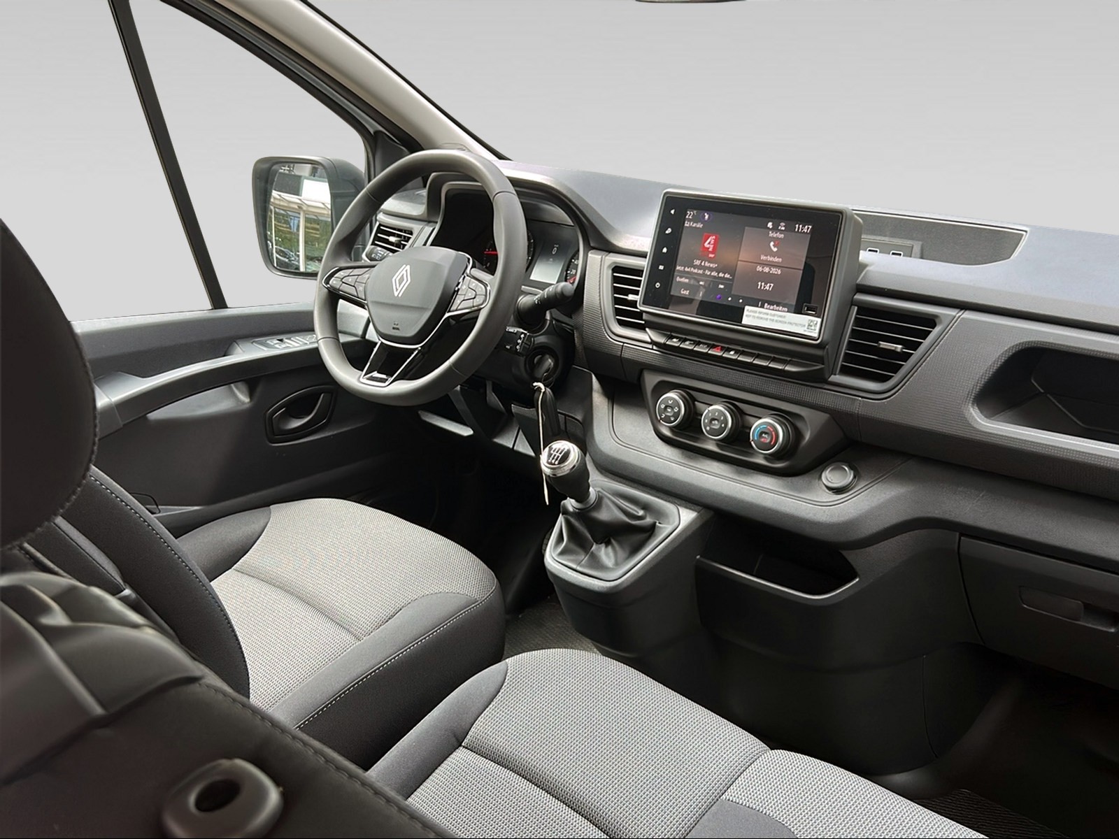 RENAULT Trafic Passenger-image-8