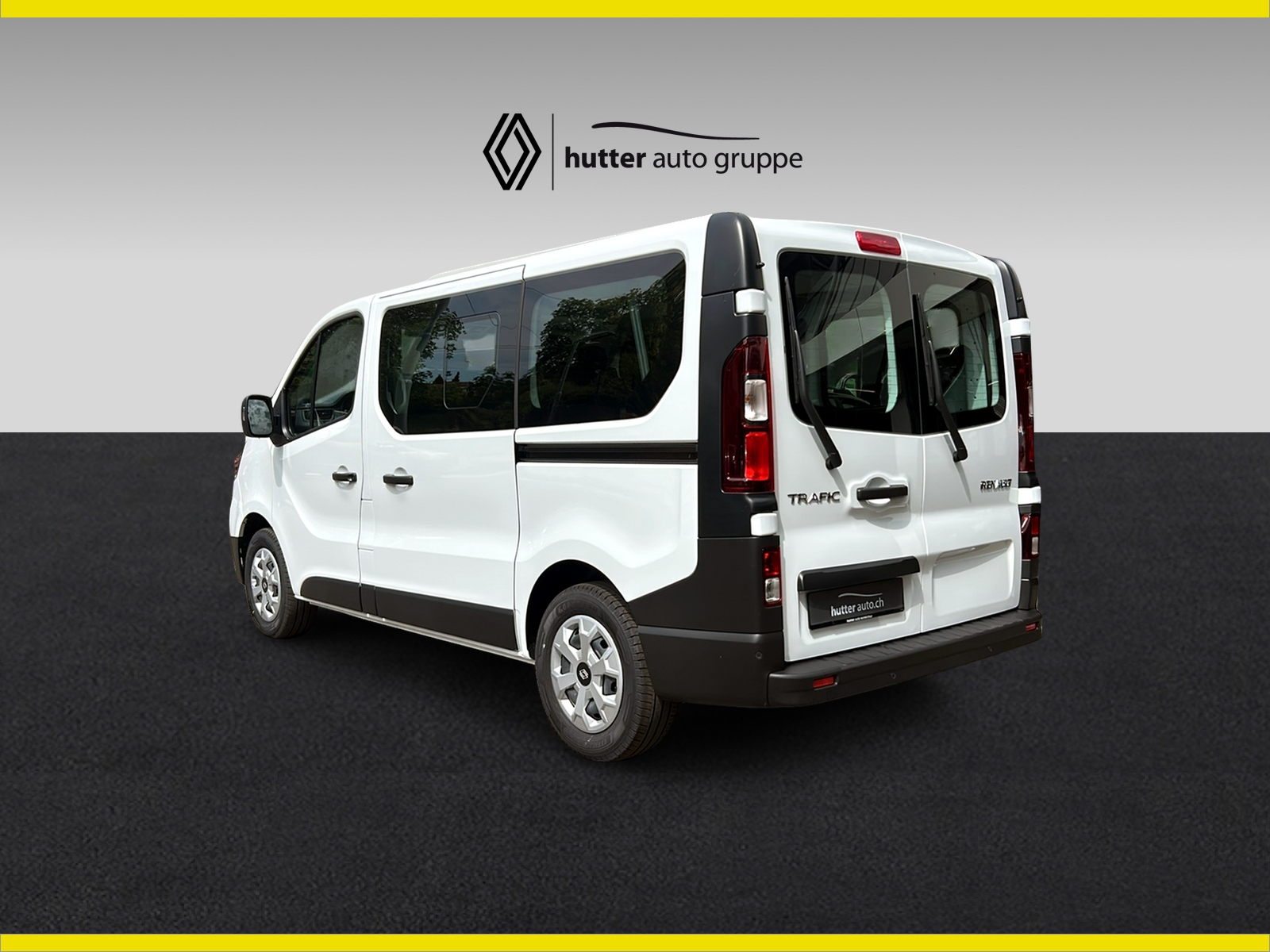 RENAULT Trafic Passenger-image-4