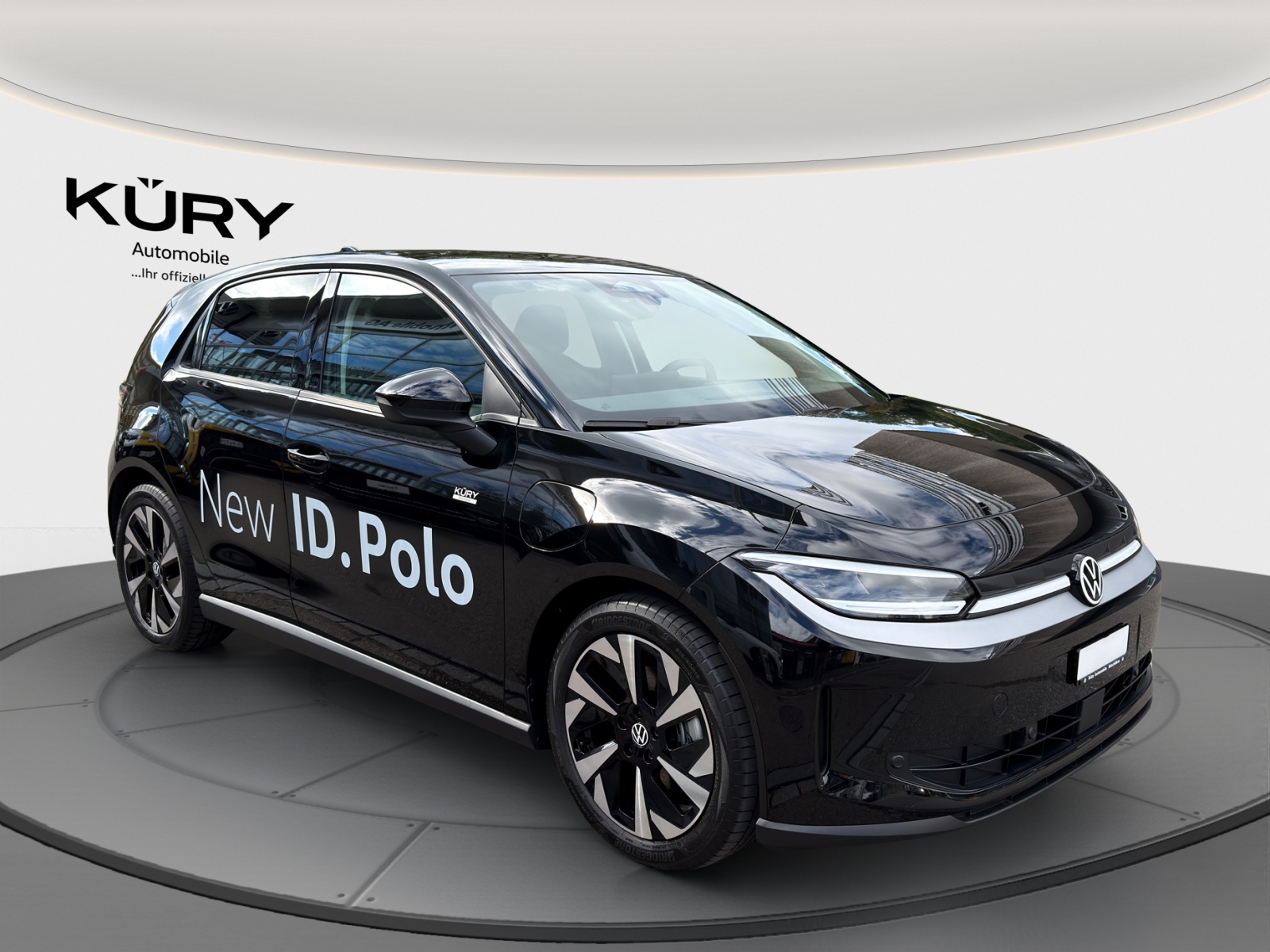 VW ID.Polo 52 kWh Life Edition One-showroom-element-2