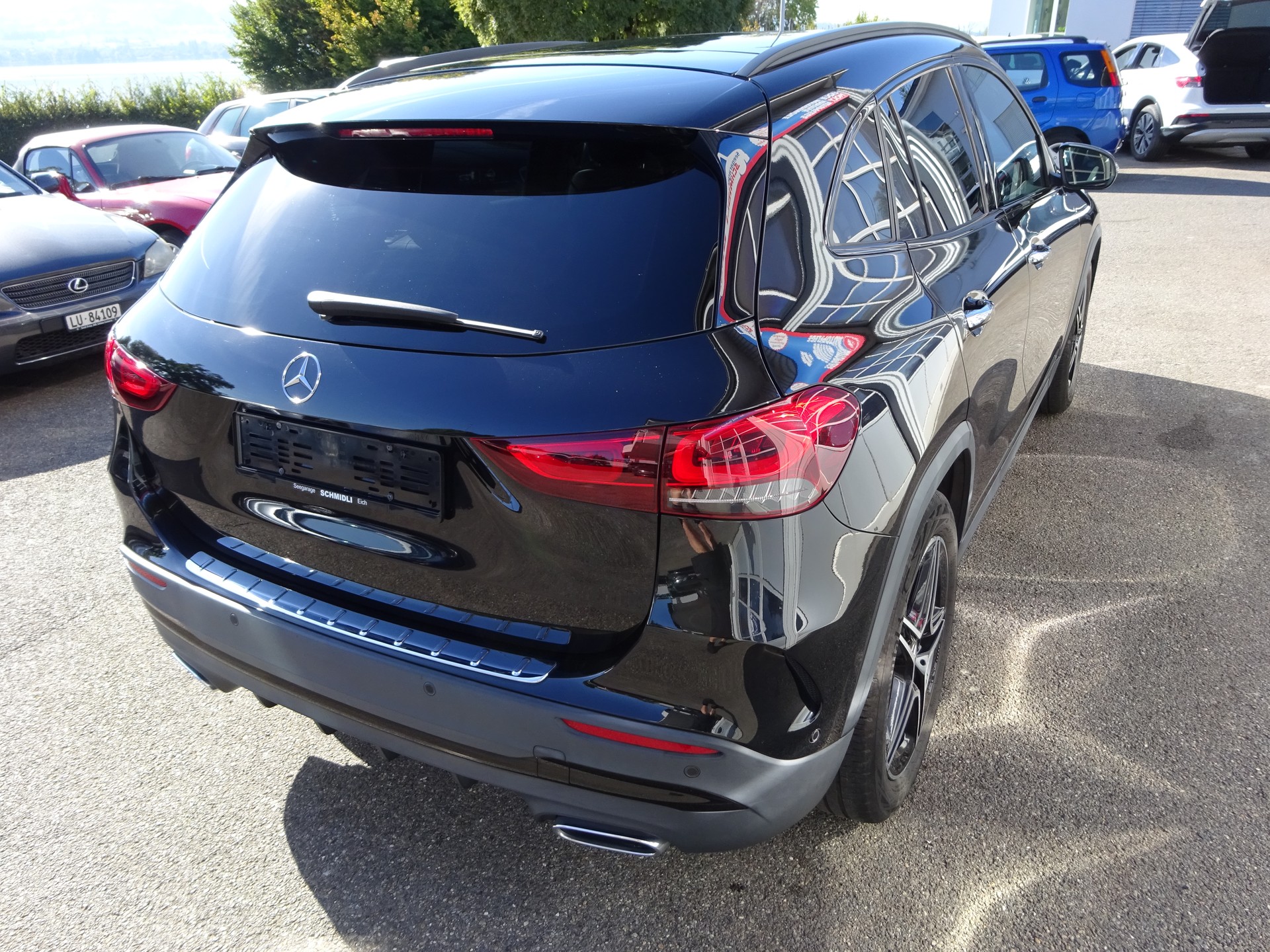 MERCEDES-BENZ GLA 200 AMG Line 7G-DCT-showroom-element-2