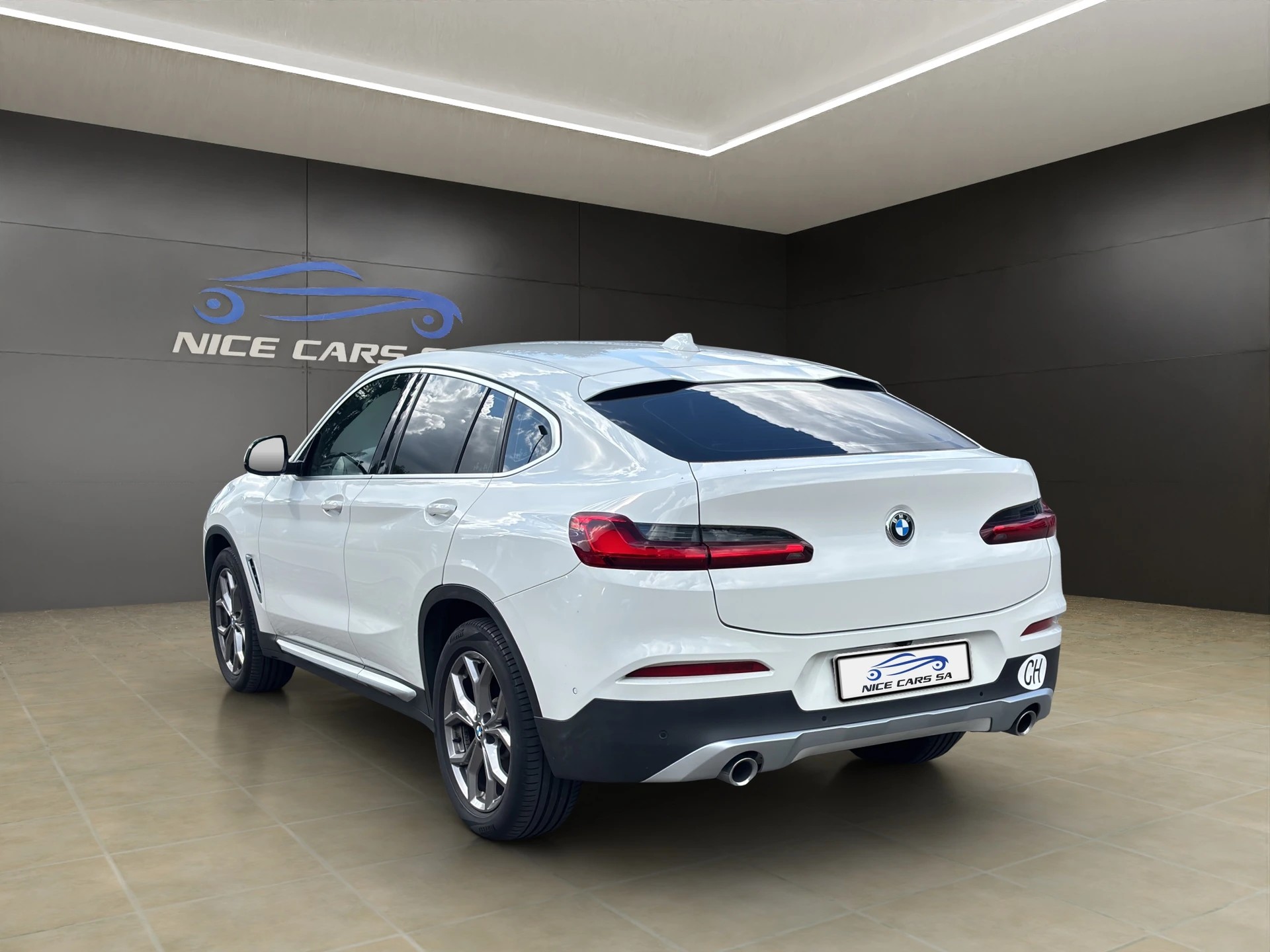 BMW X4 xDrive 30i xLine Steptronic-showroom-element-3
