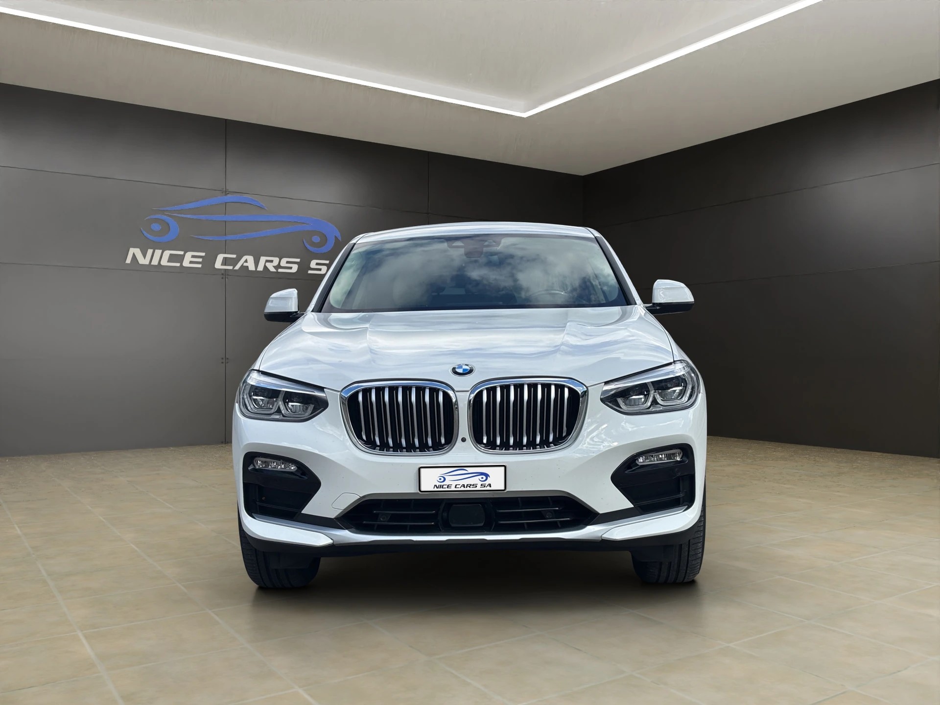 BMW X4 xDrive 30i xLine Steptronic-showroom-element-1