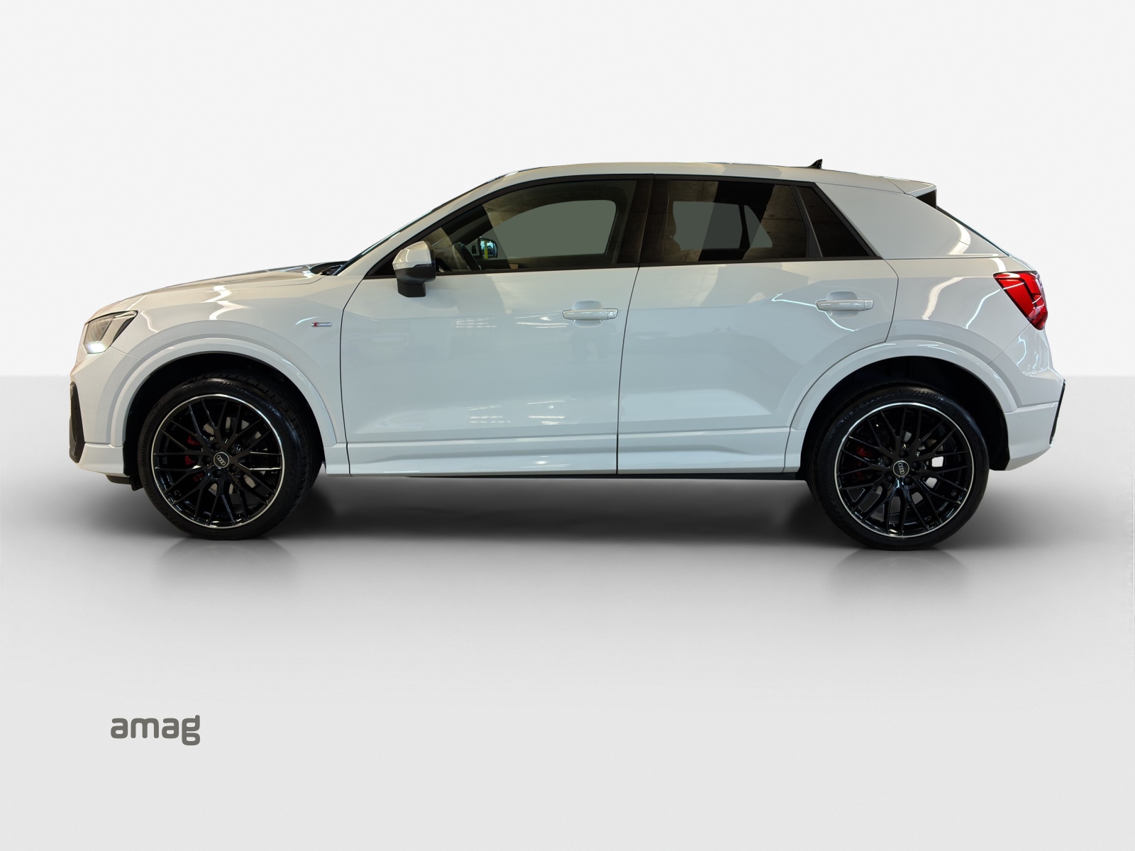 AUDI Q2 40 TFSI S line Attraction quattro S-tronic-showroom-element-1
