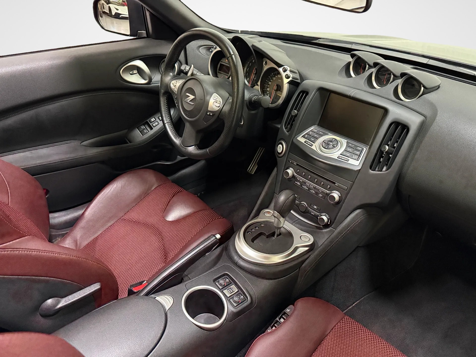 NISSAN 370 Z Roadster Pack Automatic-image-10