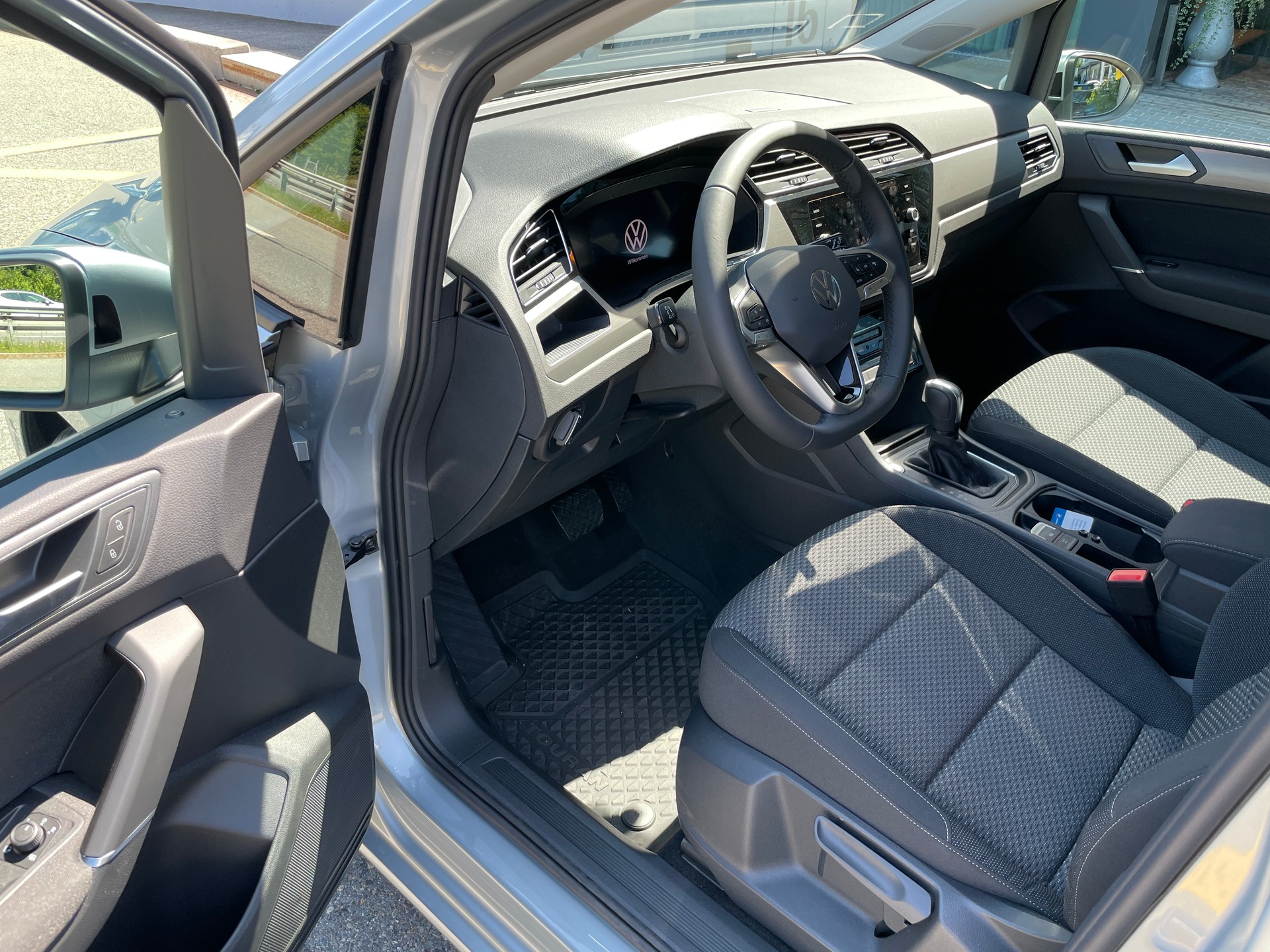 VW Touran 1.5 TSI EVO Comfortline DSG - 7 Sitzer, AHK-image-15