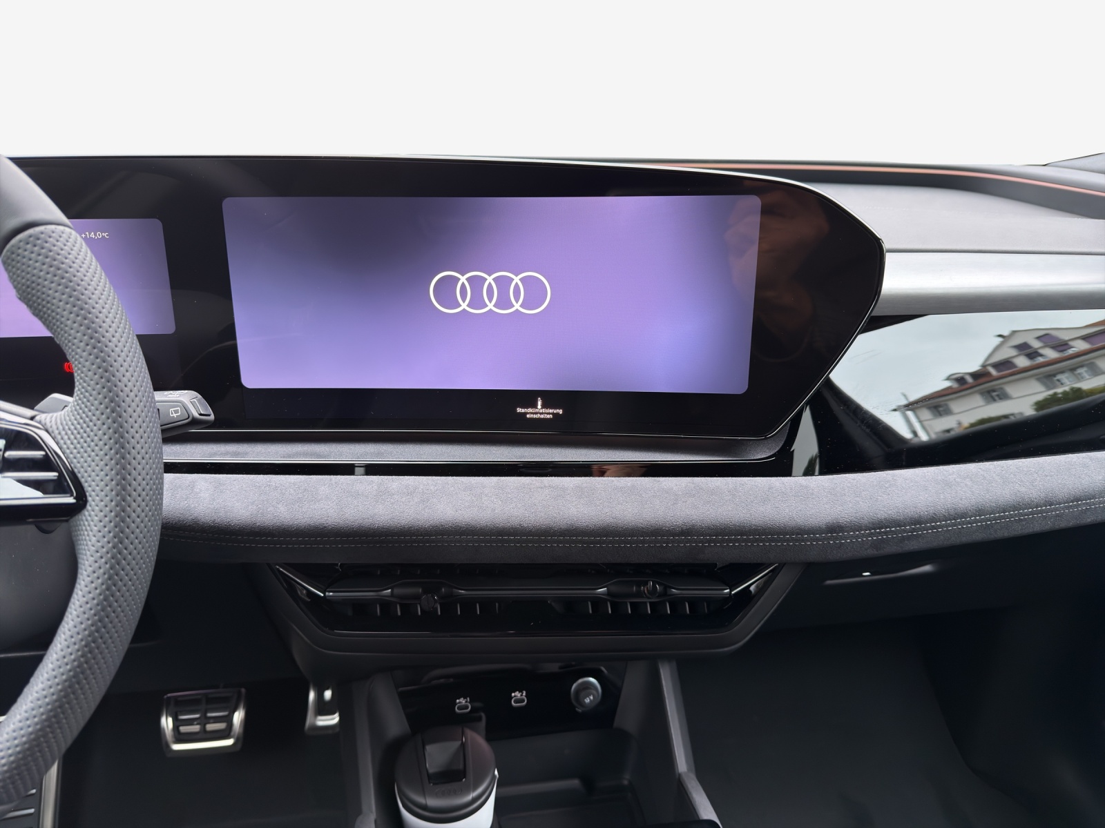 AUDI Q6 e-tron quattro-image-10
