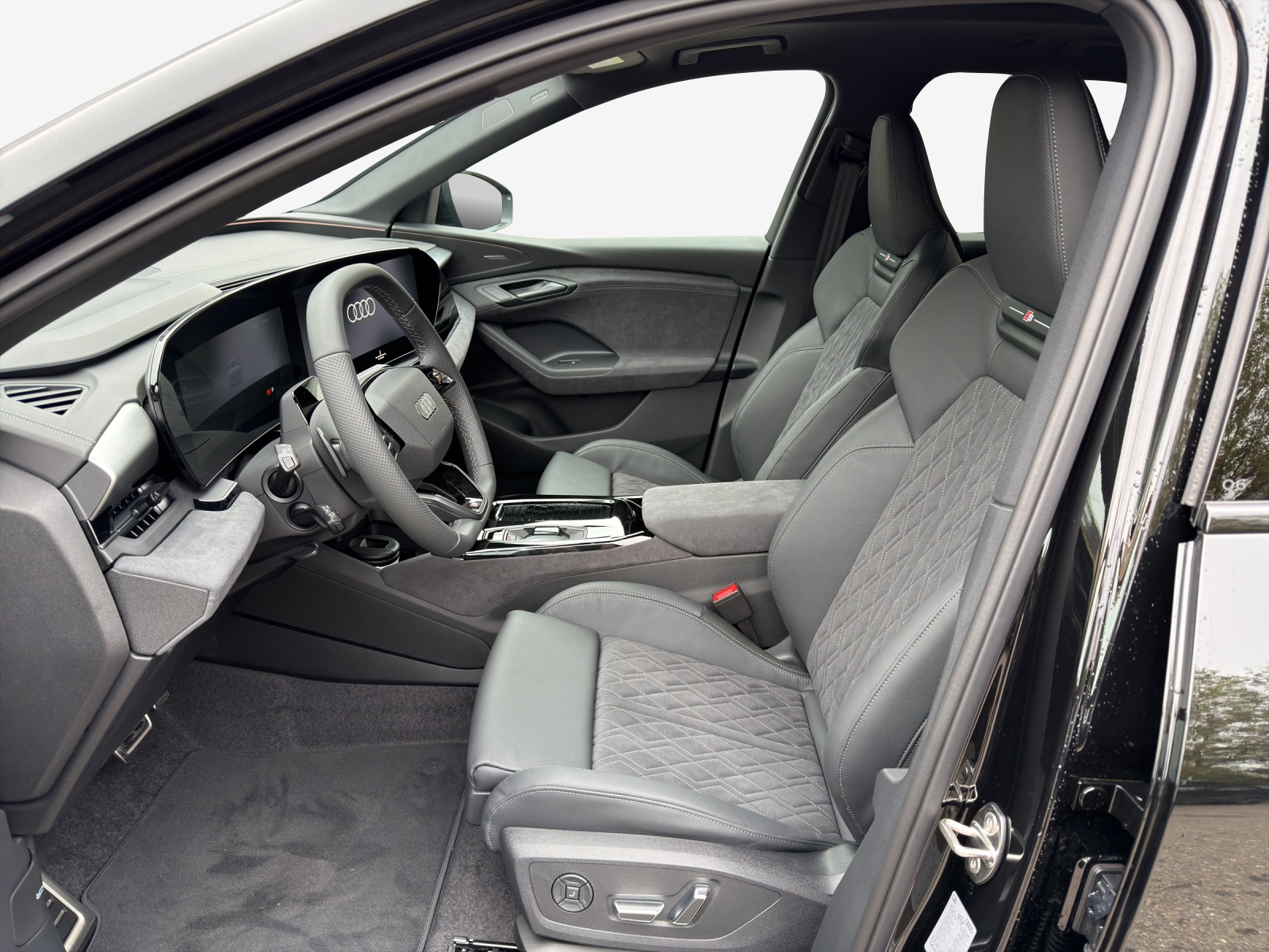 AUDI Q6 e-tron quattro-image-7