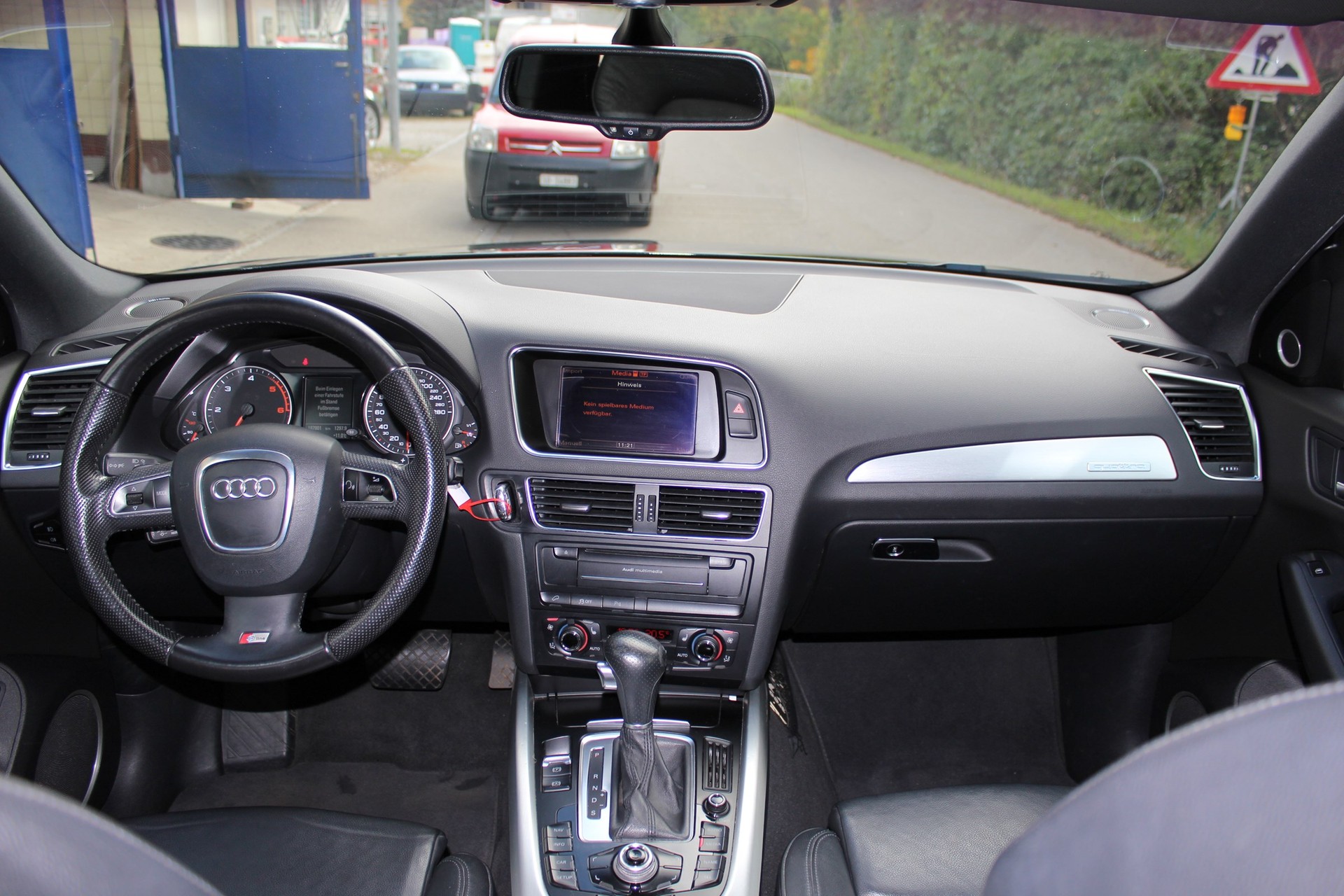 AUDI Q5 3.0 TDI quattro S-tronic-image-12