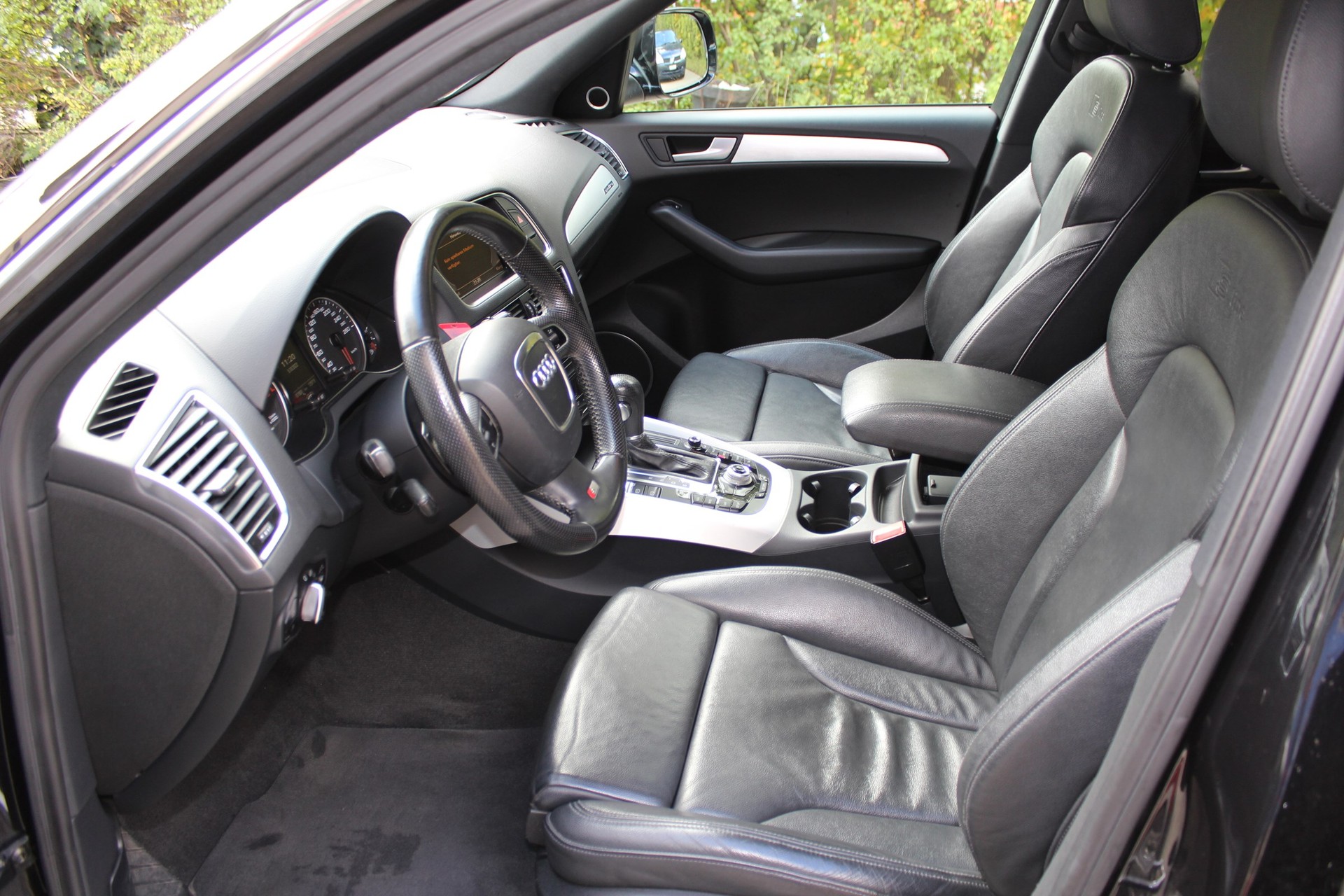 AUDI Q5 3.0 TDI quattro S-tronic-image-8