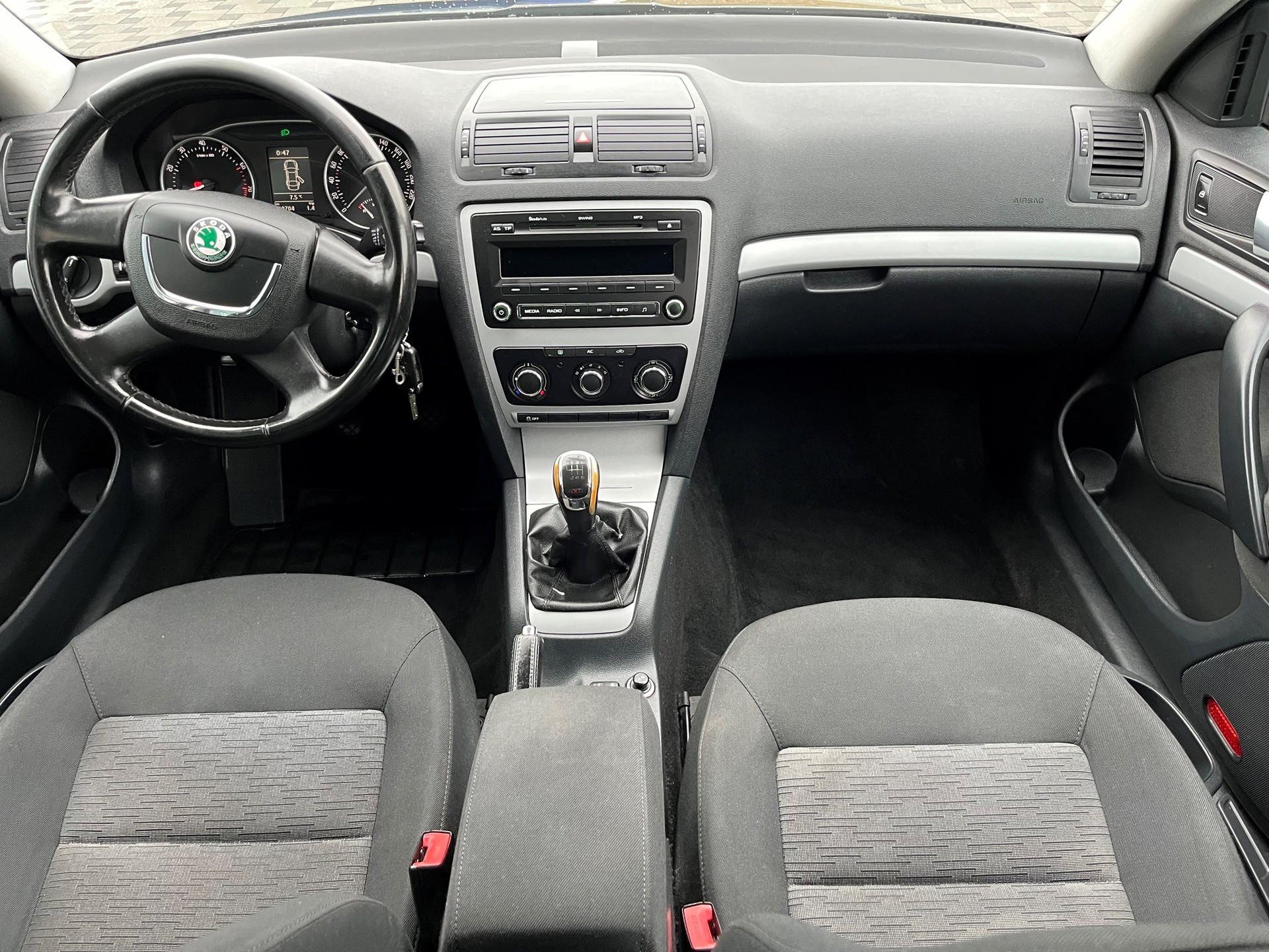 SKODA Octavia Combi 1.8 TSI Ambition 4x4-image-9