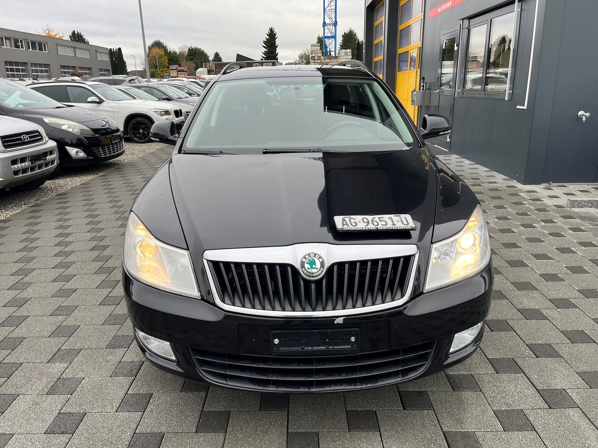 SKODA Octavia Combi 1.8 TSI Ambition 4x4-image-1