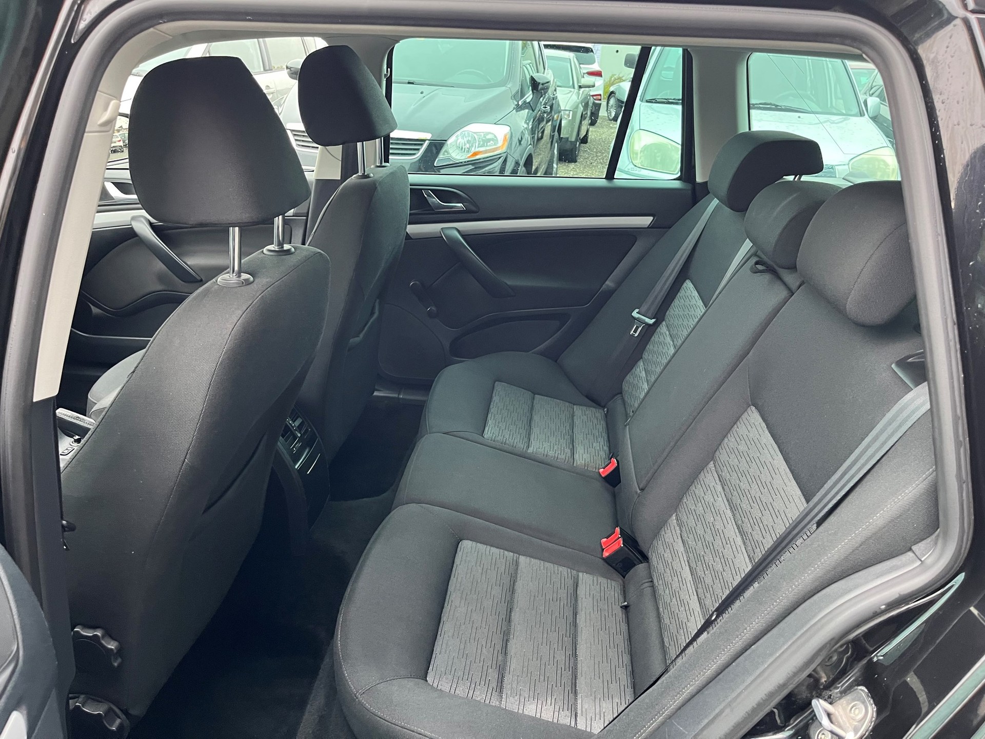 SKODA Octavia Combi 1.8 TSI Ambition 4x4-image-12