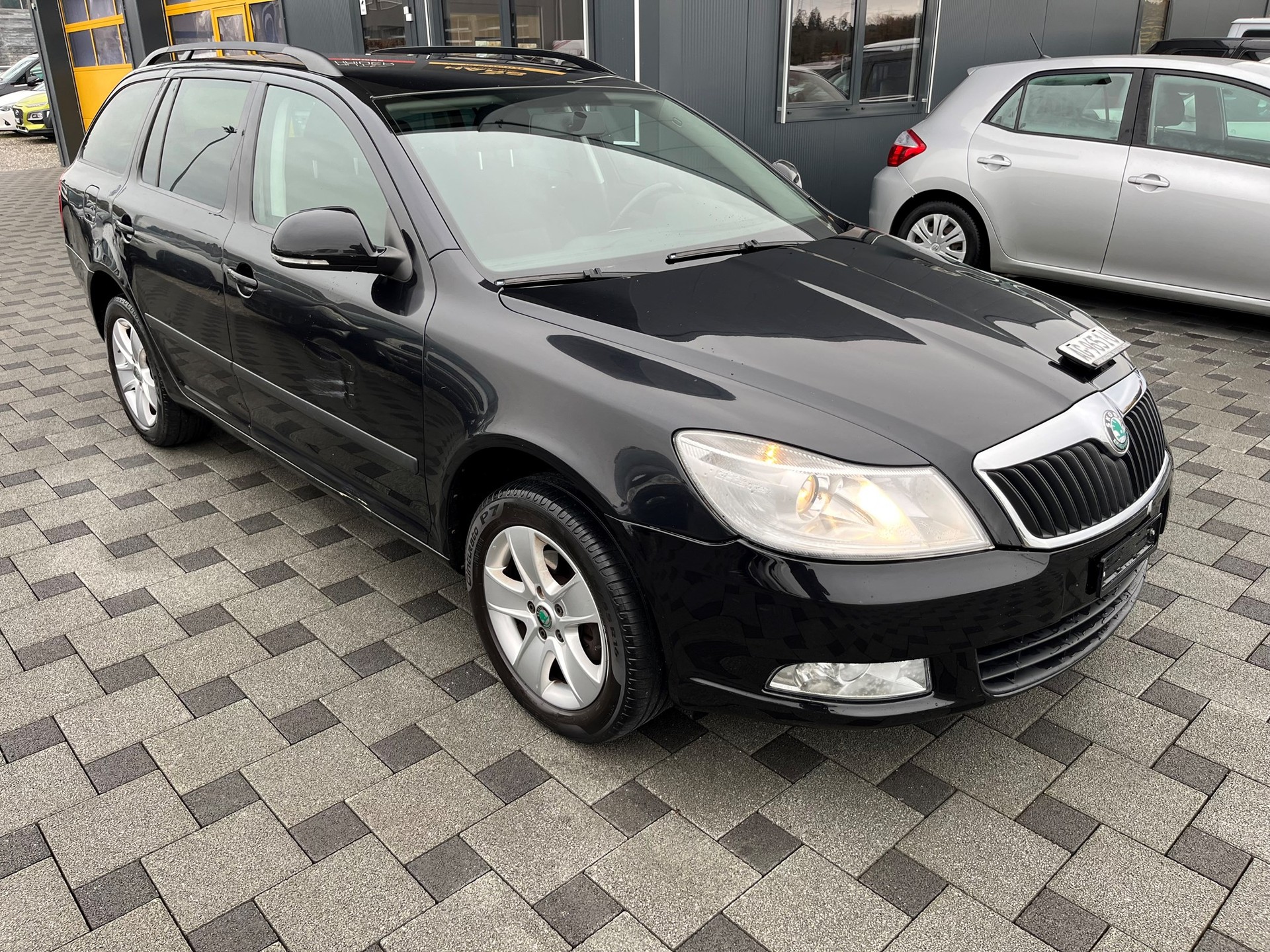 SKODA Octavia Combi 1.8 TSI Ambition 4x4-image-2