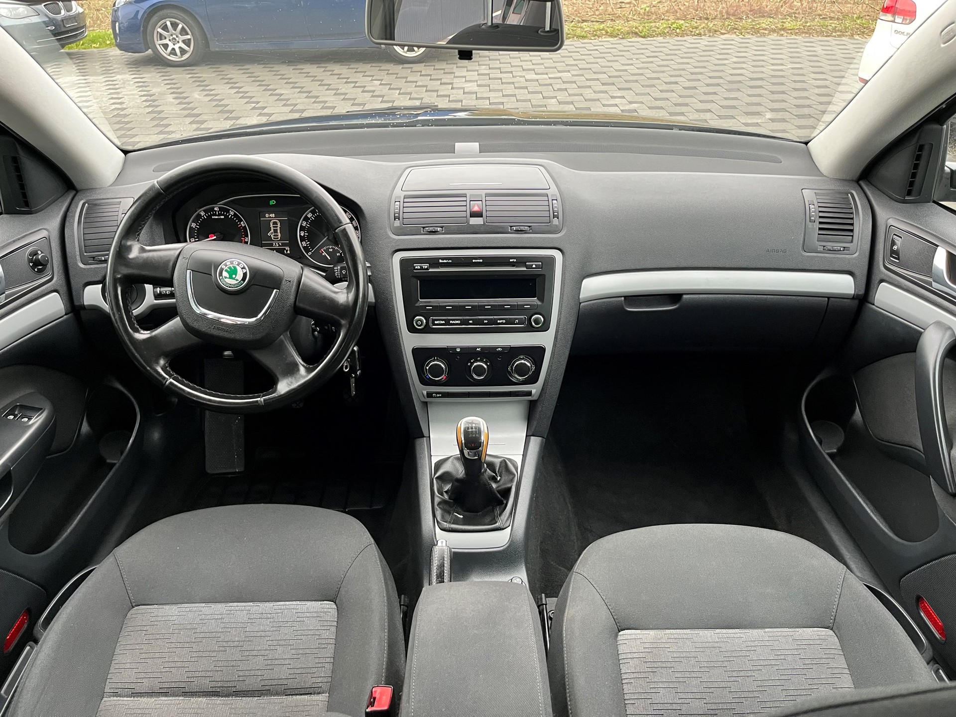 SKODA Octavia Combi 1.8 TSI Ambition 4x4-image-14