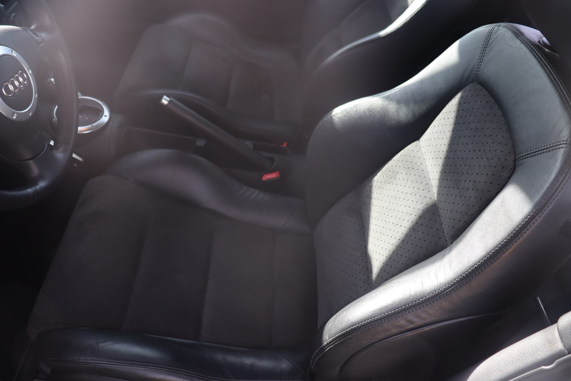 AUDI TT Coupé 1.8 T-image-9