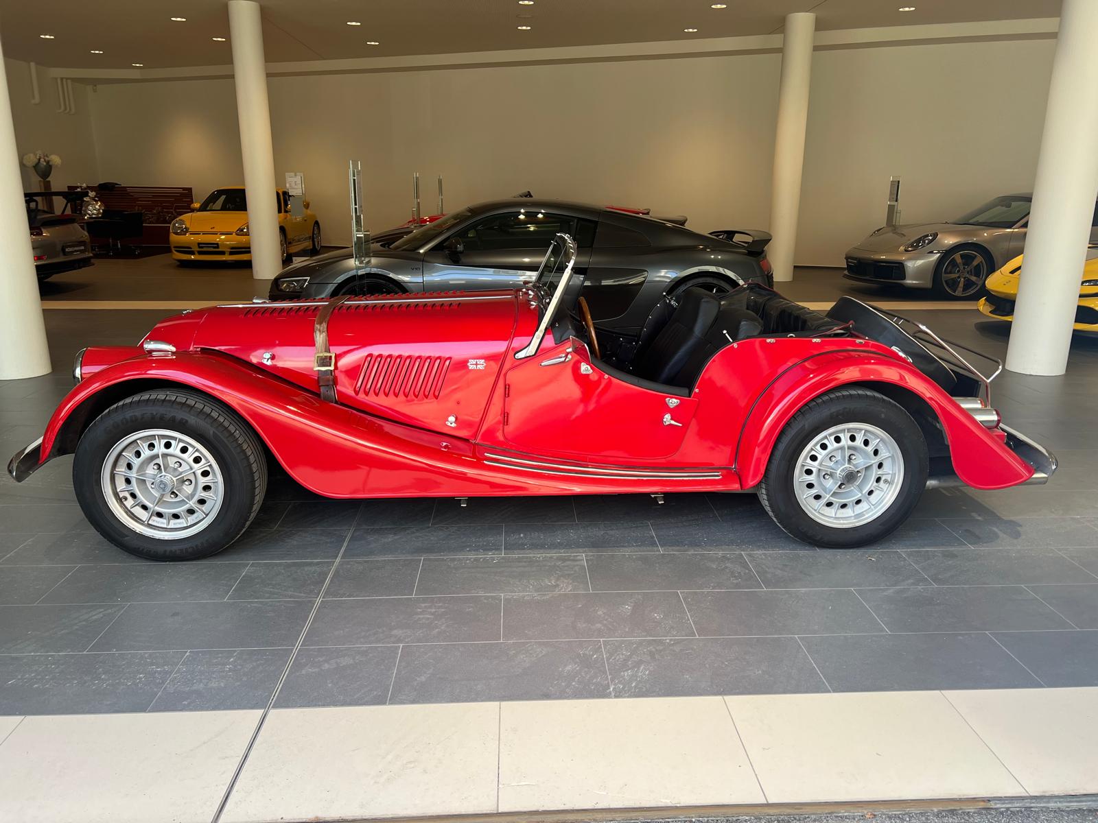 MORGAN PLUS 8-showroom-element-1