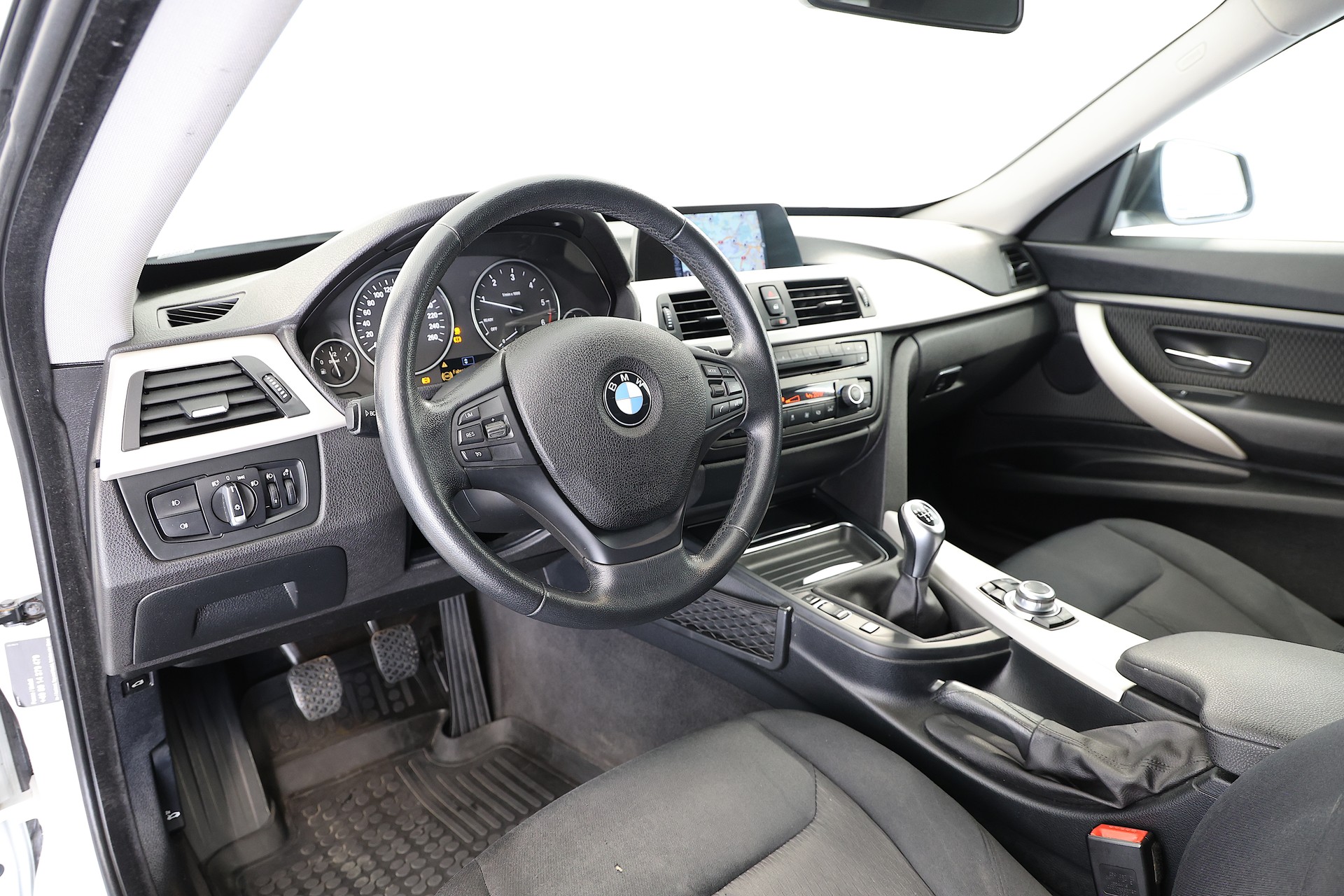 BMW 320d GT-image-7