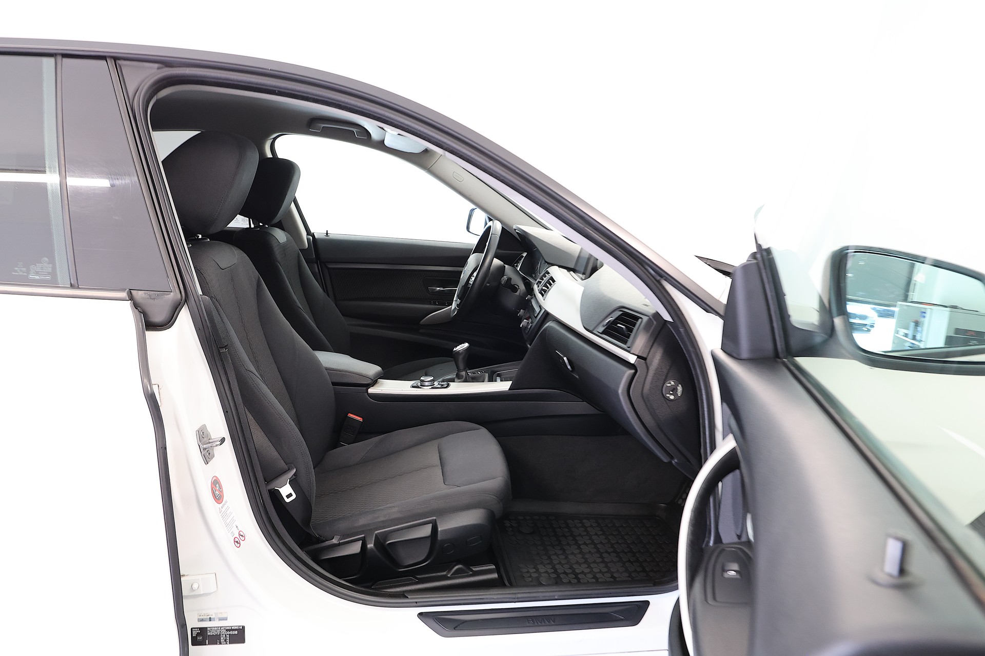 BMW 320d GT-image-12