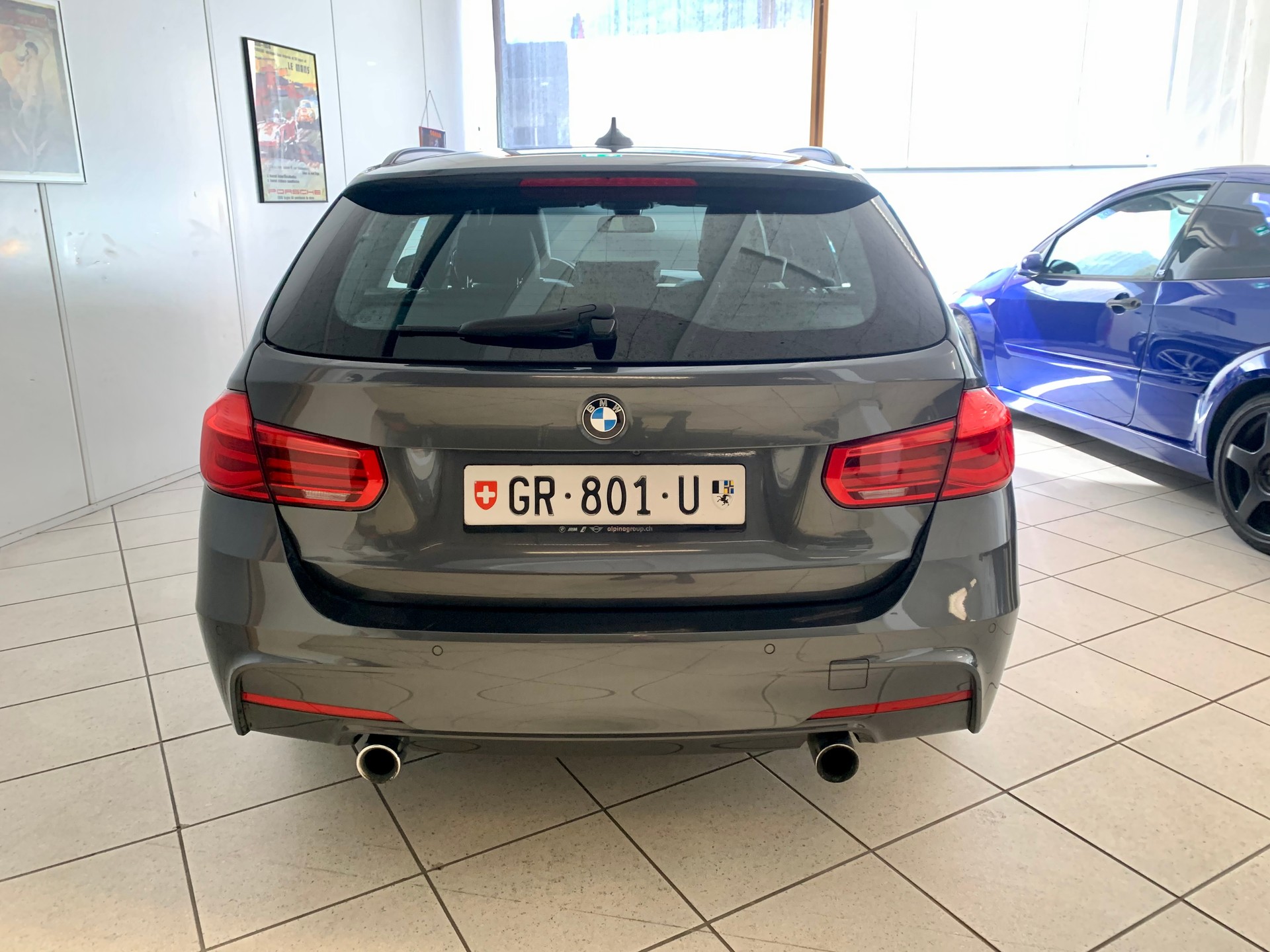 BMW 340i xDrive Touring M-Sport Steptronic-image-3