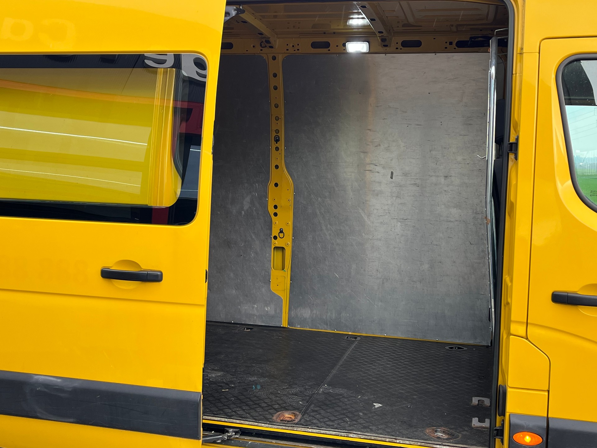 RENAULT Master T35 2.3dCi 130 L3H2-image-9
