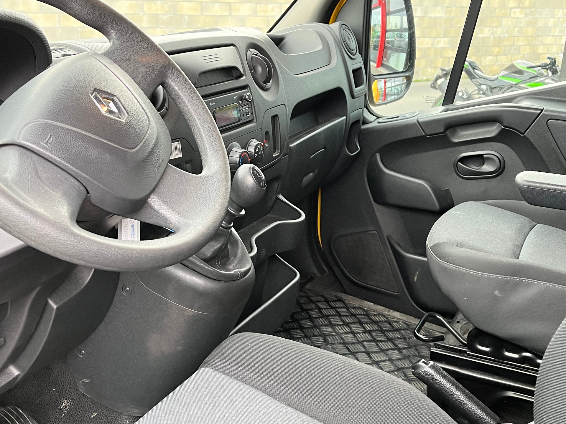 RENAULT Master T35 2.3dCi 130 L3H2-image-10