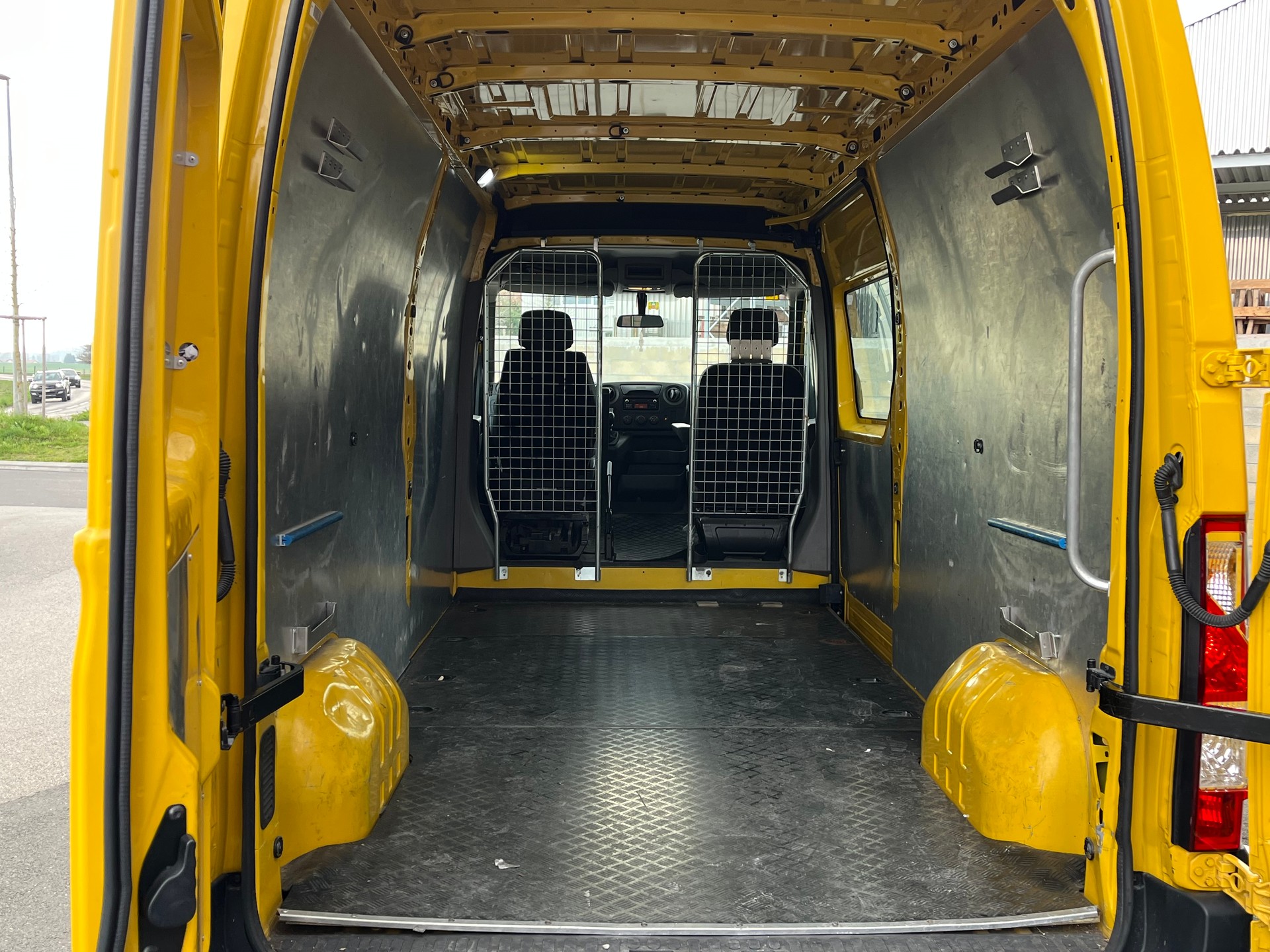 RENAULT Master T35 2.3dCi 130 L3H2-image-8