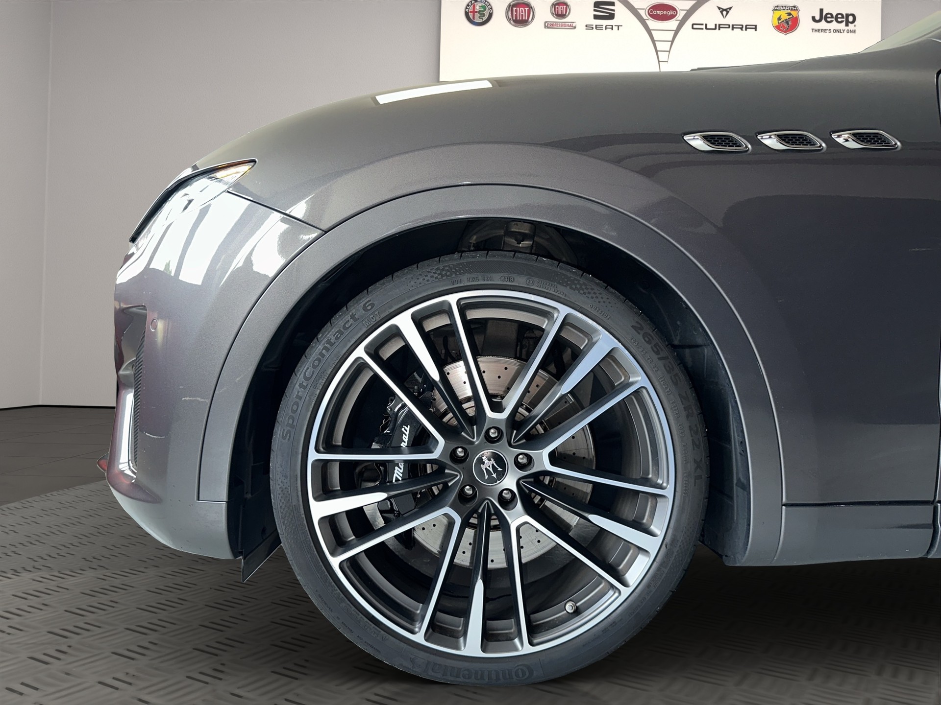 MASERATI Levante 3.8 V8 Trofeo Q4 Automatica-image-5
