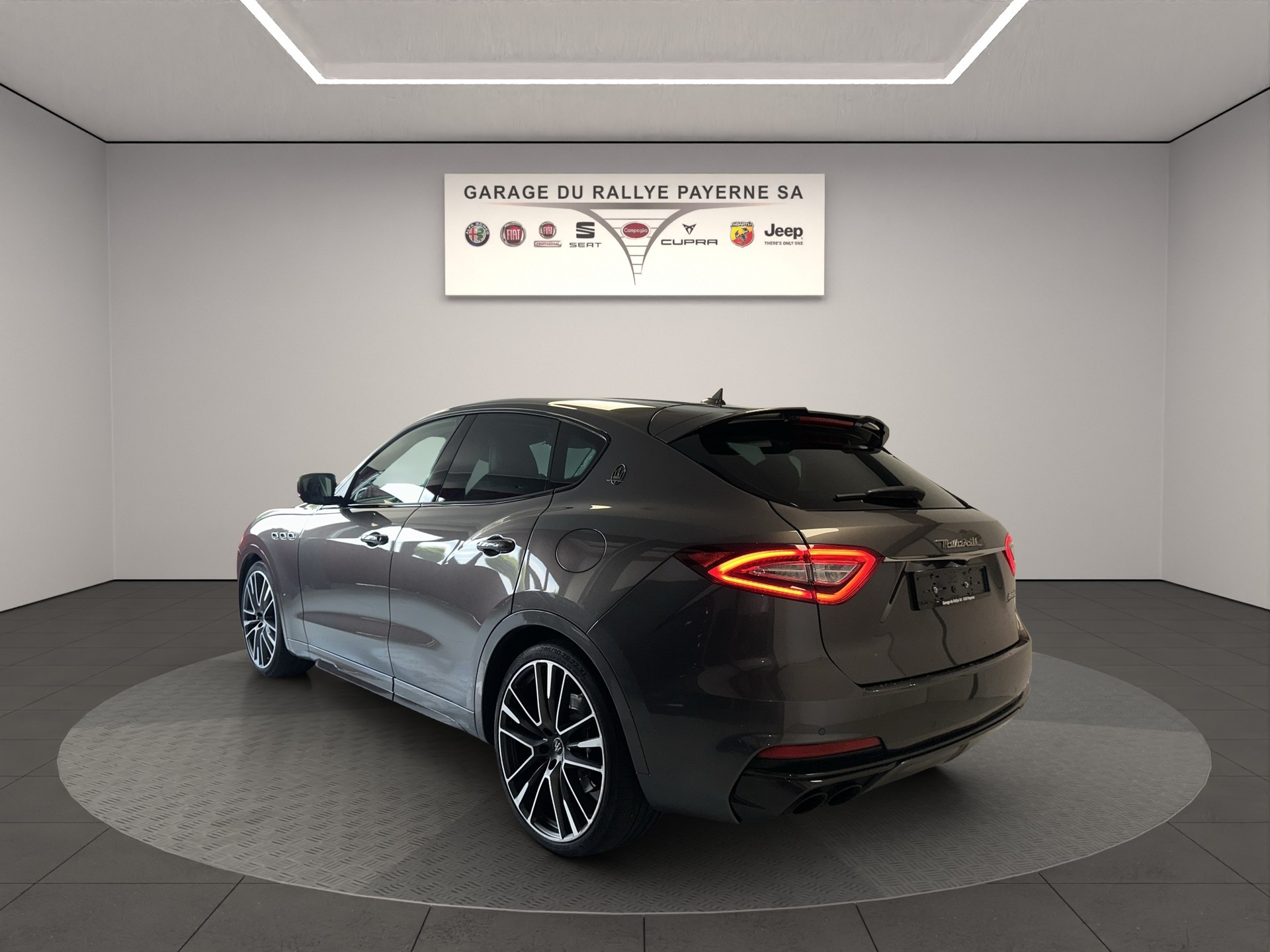 MASERATI Levante 3.8 V8 Trofeo Q4 Automatica-showroom-element-2