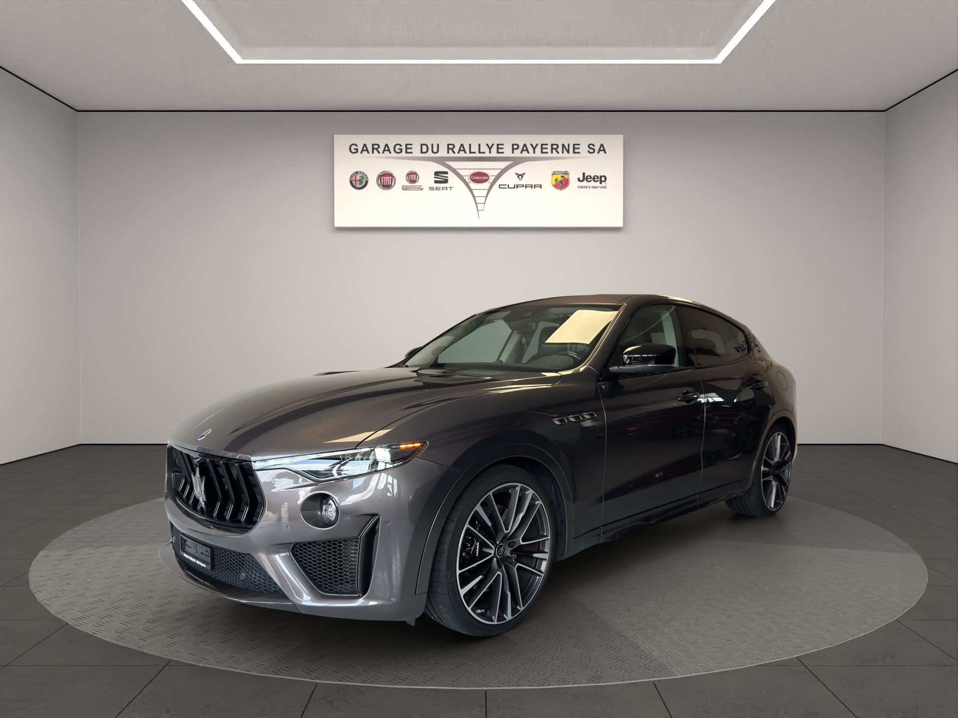 MASERATI Levante 3.8 V8 Trofeo Q4 Automatica-showroom-element-1