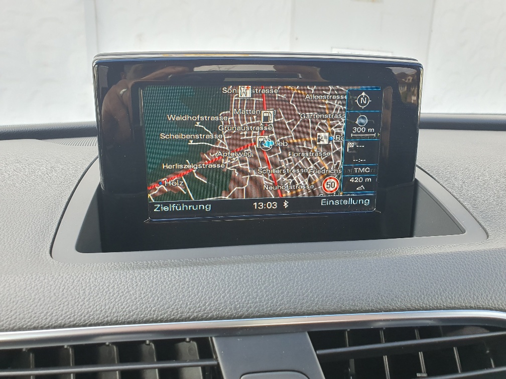 AUDI Q3 2.0 TDI Quattro S-Tronic-image-9